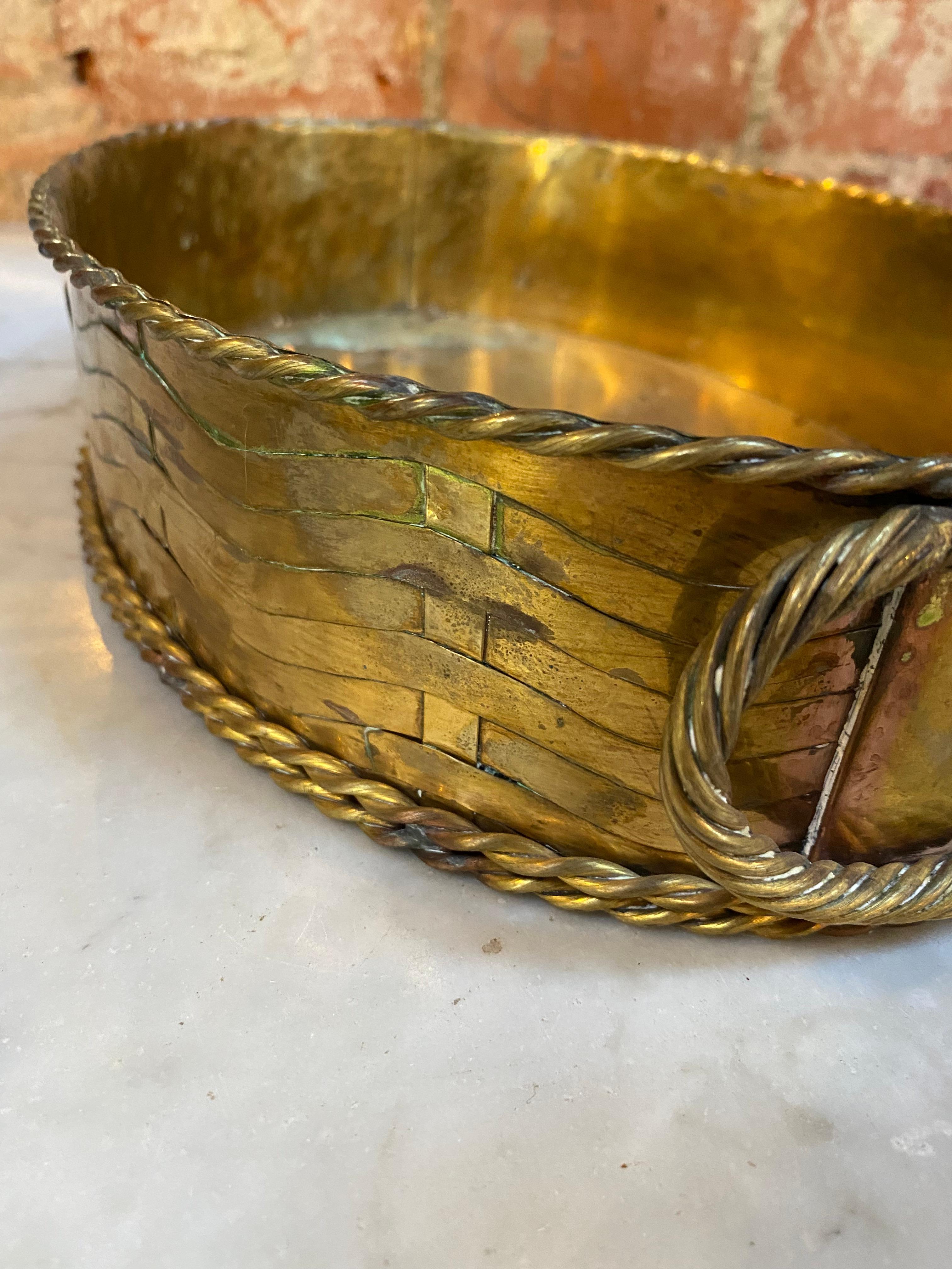 Mid-Century Modern Pair of 2 Vintage and Unique Italian Brass Baskets 1950 For Sale