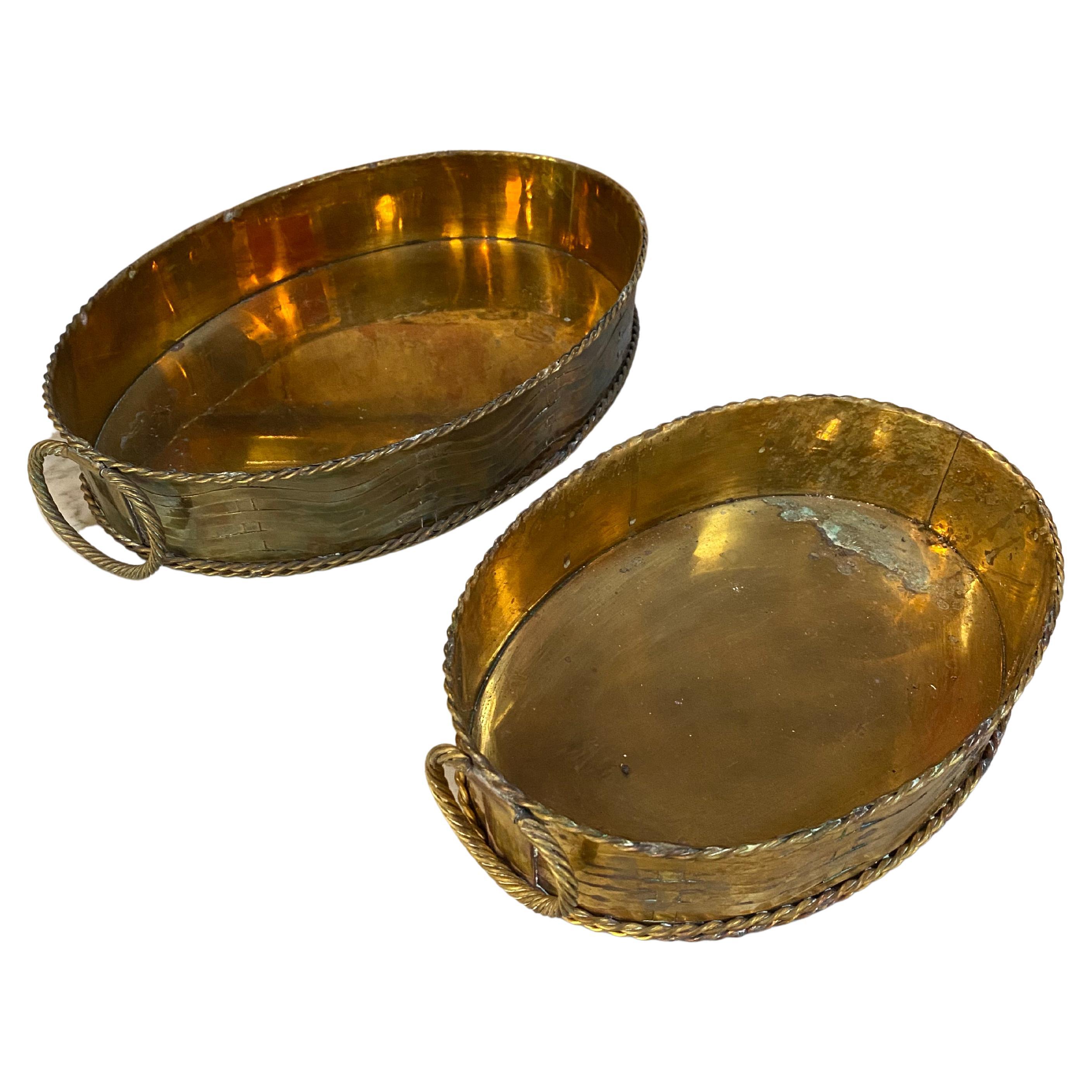 Pair of 2 Vintage and Unique Italian Brass Baskets 1950 For Sale