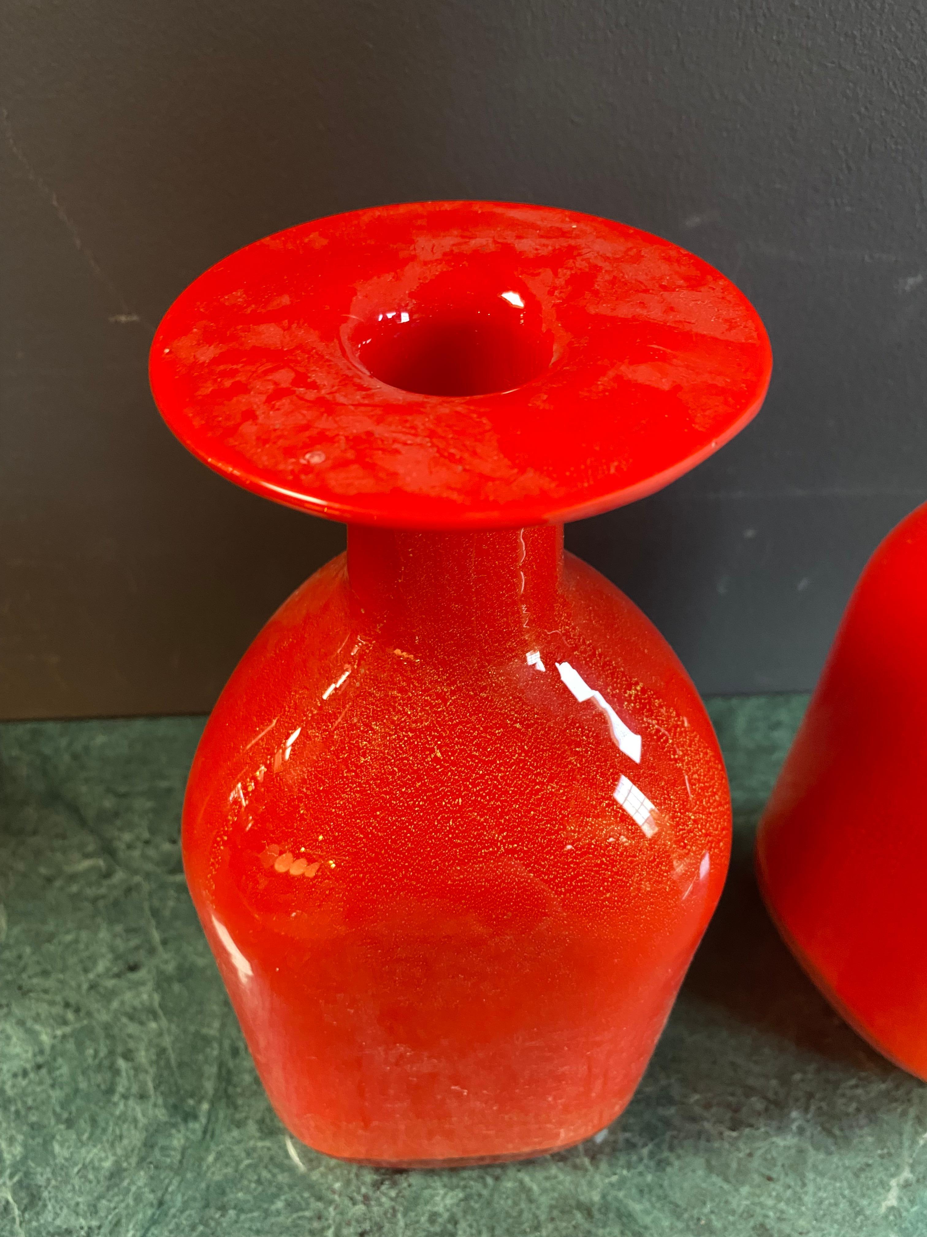 Pair of 2 Vintage Glass Red Decanters, 1960s In Good Condition For Sale In Los Angeles, CA