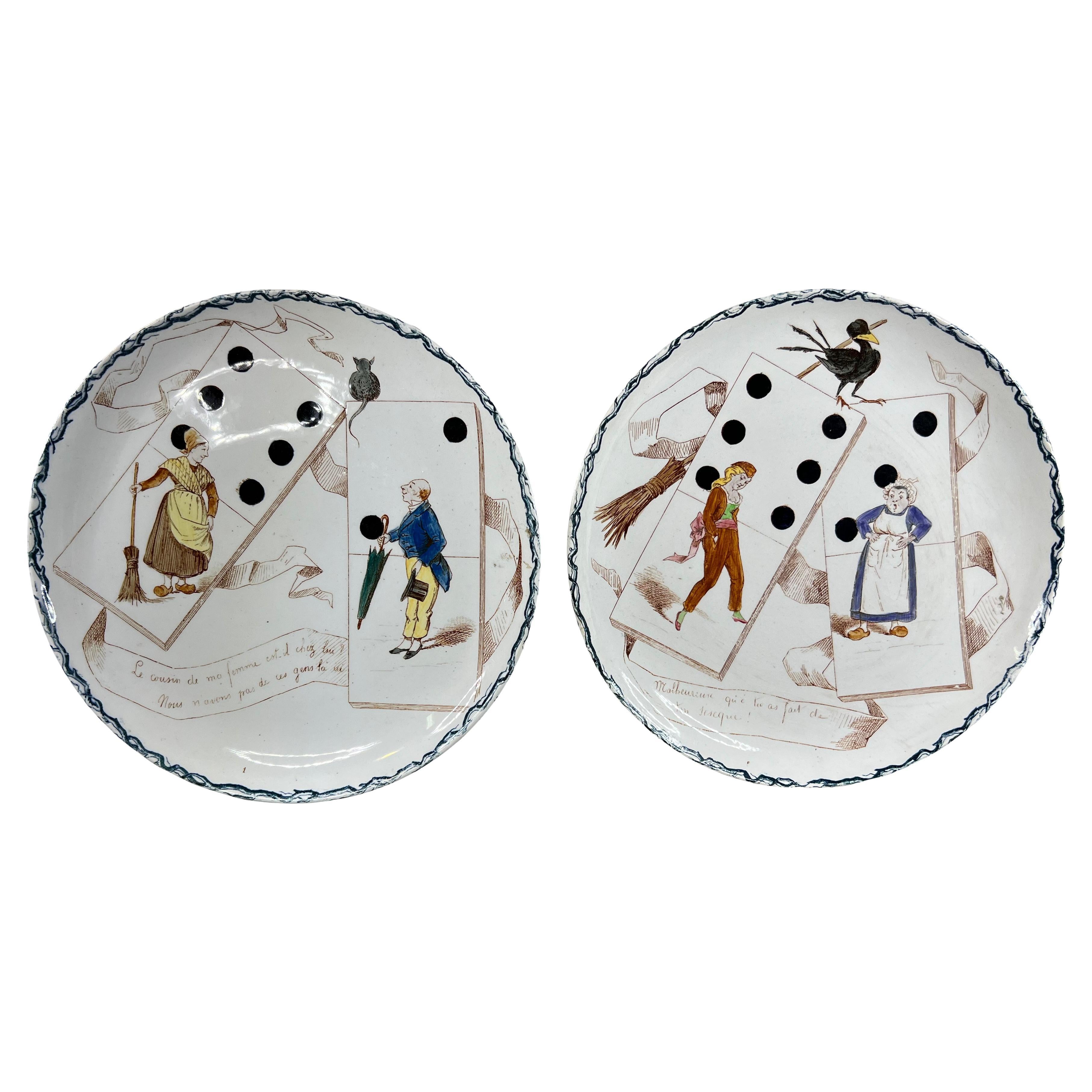 Pair of 2 wall plates in Creil and Montereau faience with domino decoration. For Sale