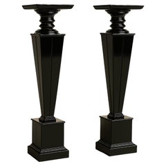 Paire de colonnes à piédestal en noyer Art déco, 20e siècle
