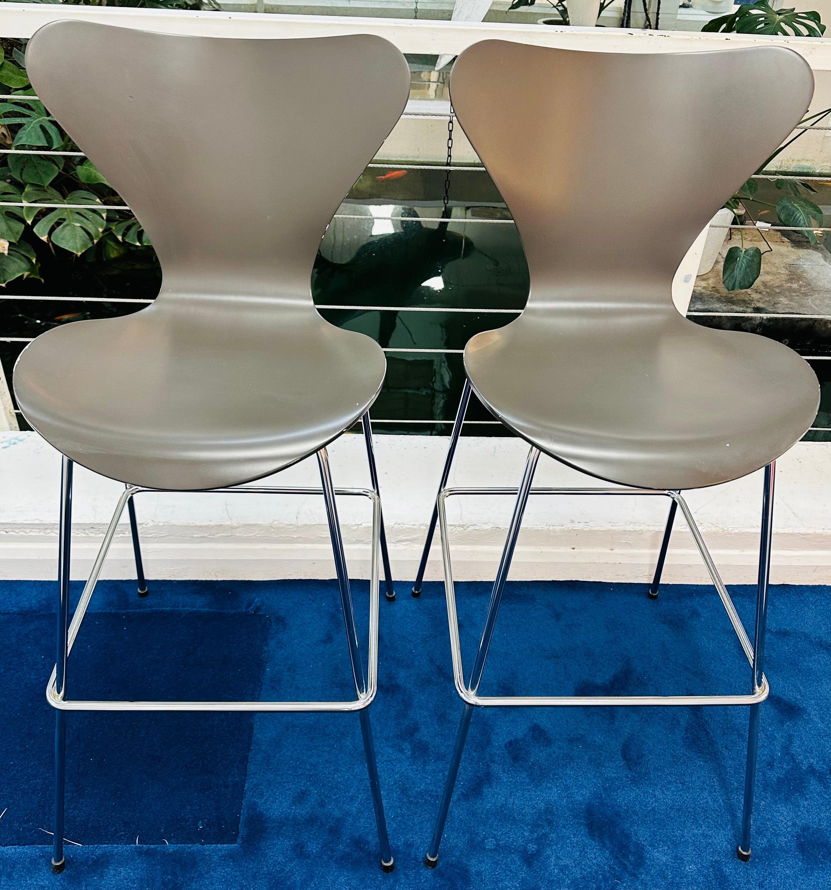 Mid-Century Modern Pair of 2005 Danish Arne Jacobsen Ser. 7 Curved Ash & Steel Dark Grey Bar Stool