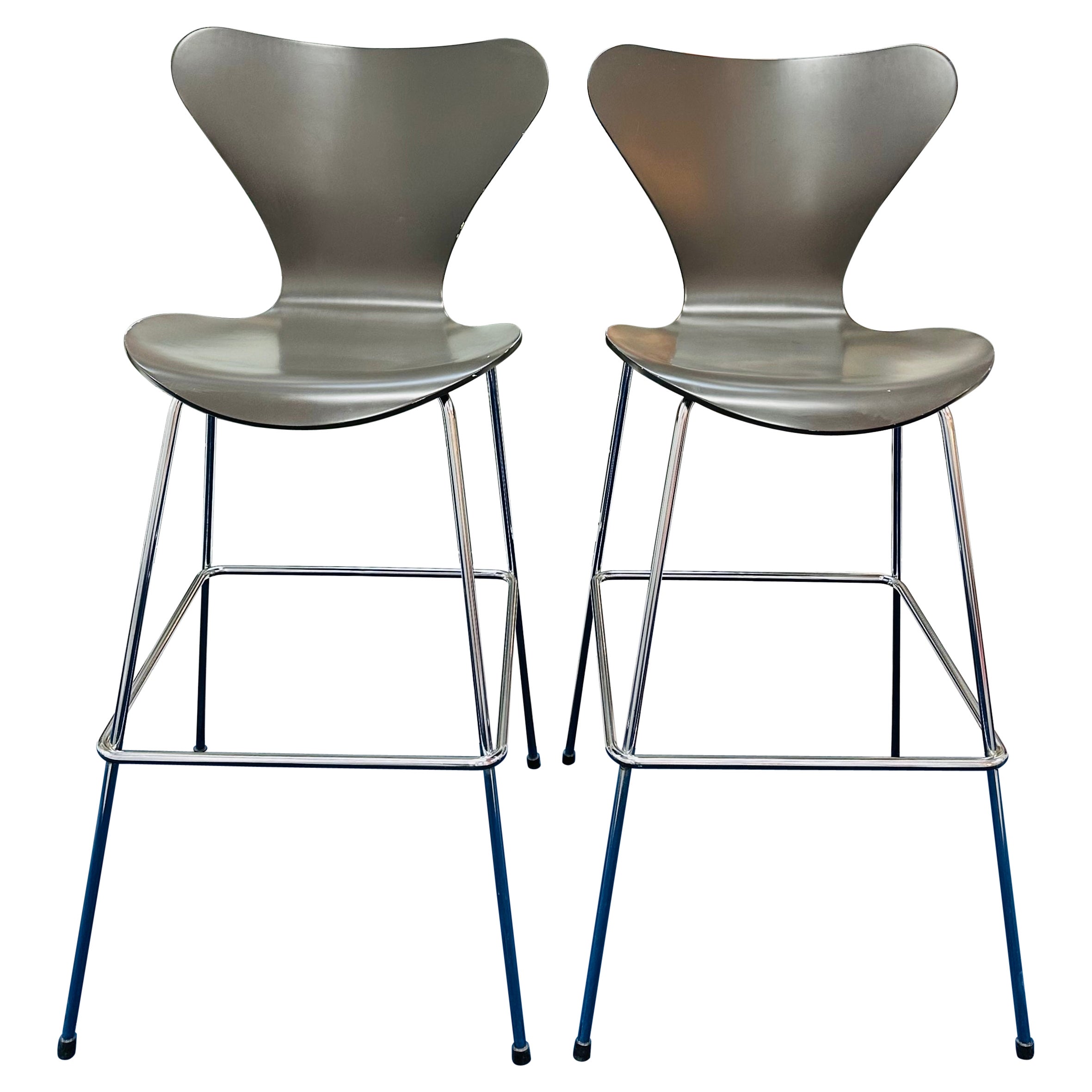 Pair of 2005 Danish Arne Jacobsen Ser. 7 Curved Ash & Steel Dark Grey Bar Stool