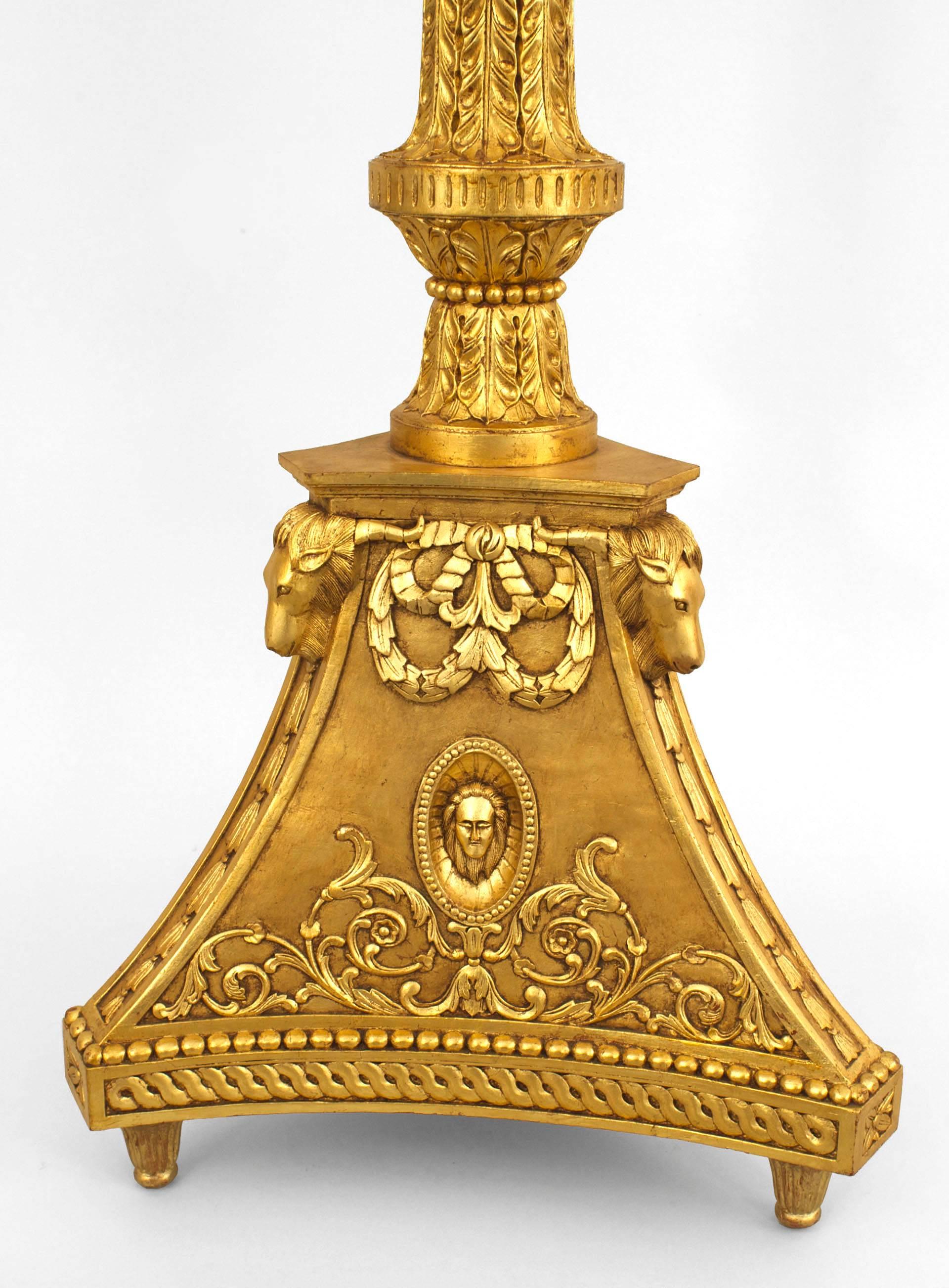 Paire de piédestaux anglais en bois doré Adam Bon état - En vente à New York, NY
