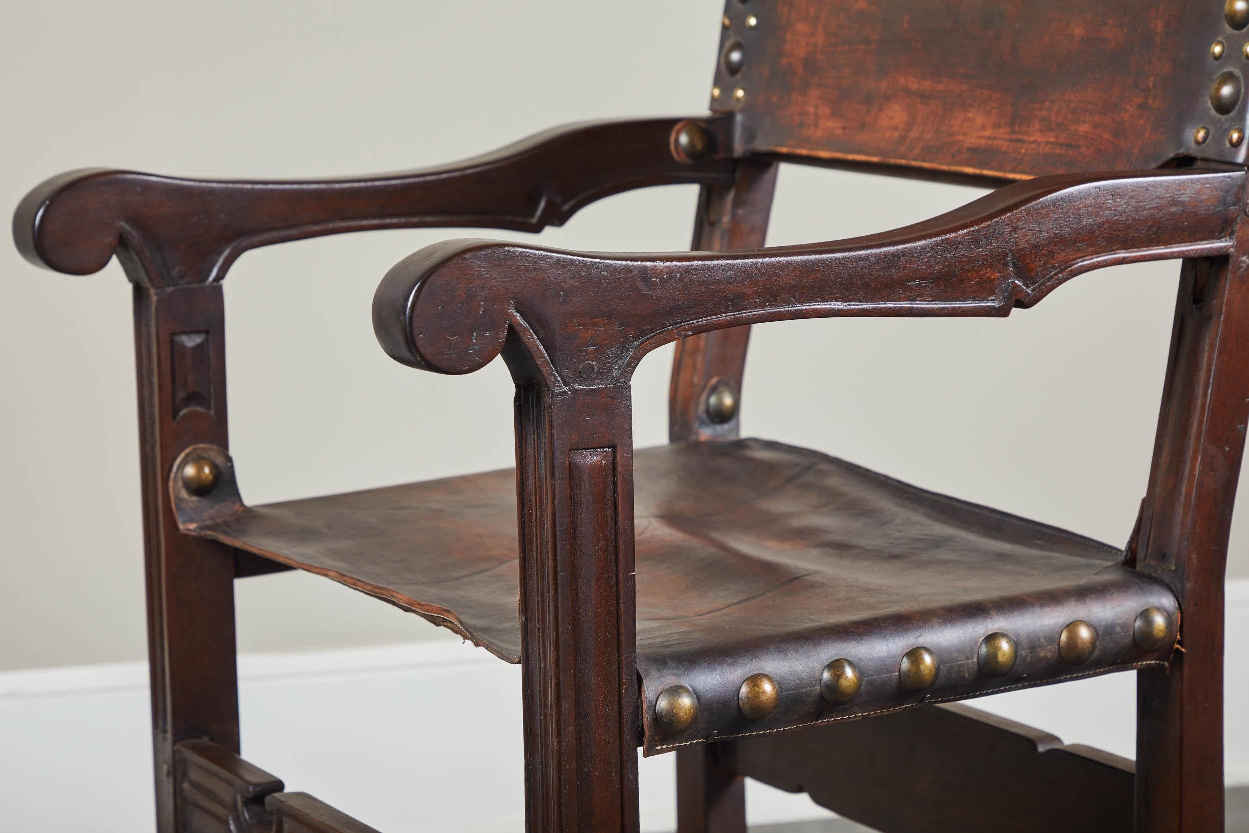 Paar südamerikanische Sessel des 20. Jahrhunderts mit Ledersitz und Rückenlehne im Angebot 6