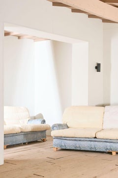 Coppia di divani da casa di campagna di 2,8 m del XX secolo venduti al dettaglio da Harrods