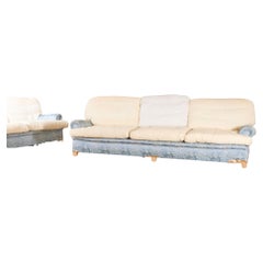 Ein Paar 2,8 m lange Landhaus-Sofas des 20. Jahrhunderts, vertrieben von Harrods
