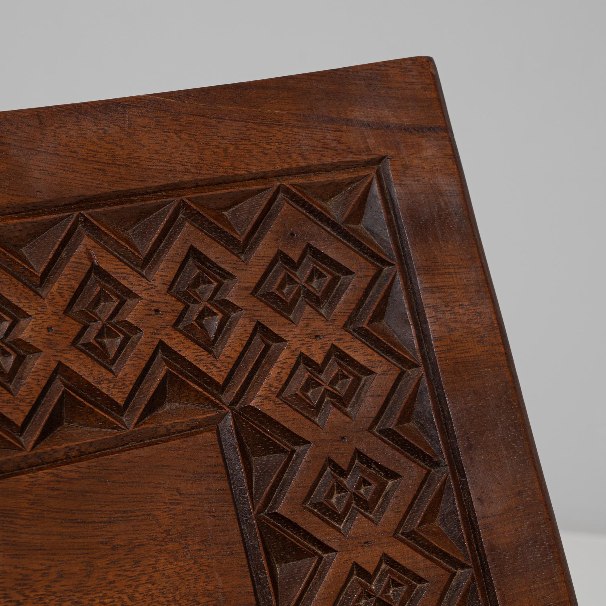 Paire de chaises africaines du 20ème siècle en bois sculpté du Congo en vente 4