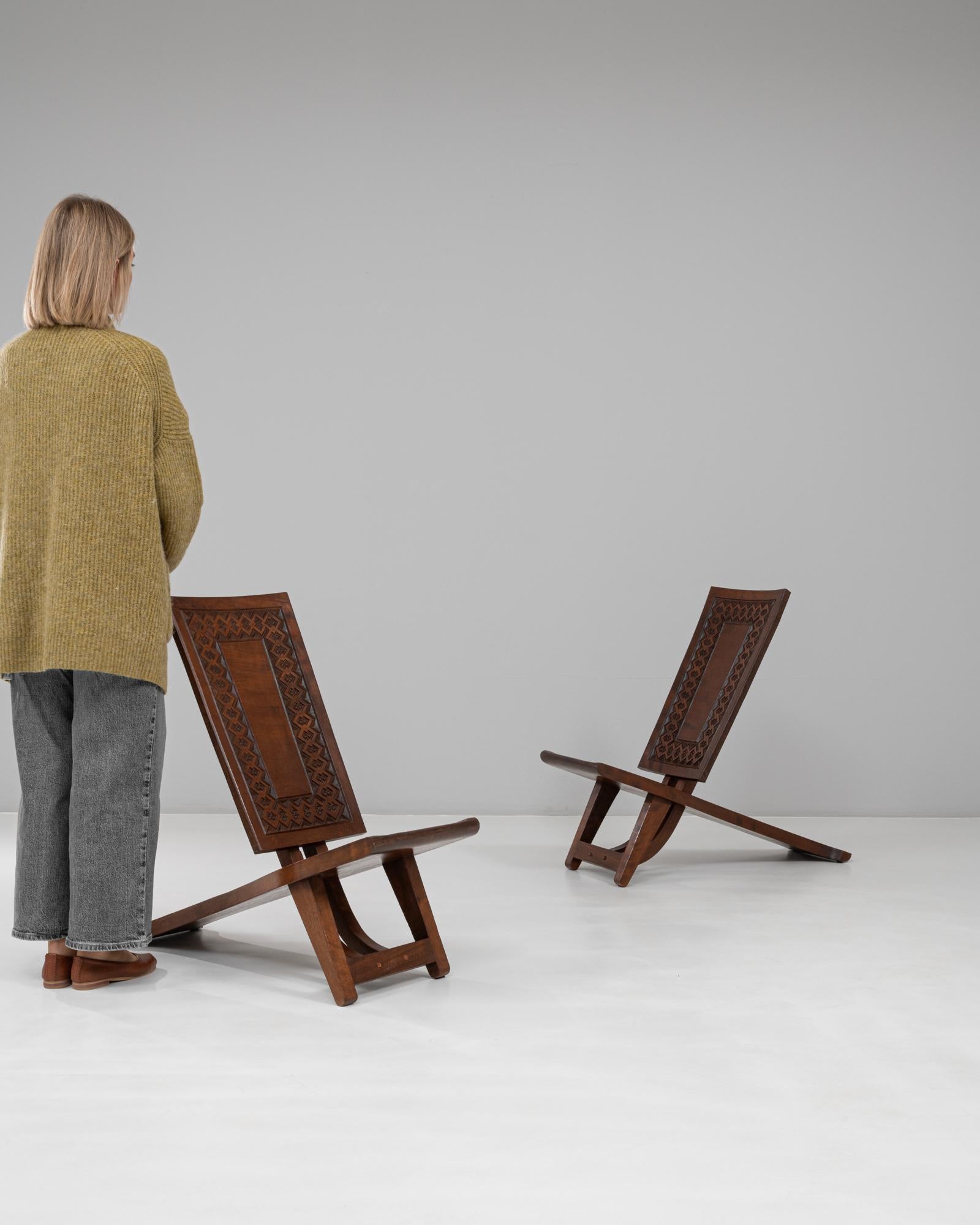 Congolais Paire de chaises africaines du 20ème siècle en bois sculpté du Congo en vente