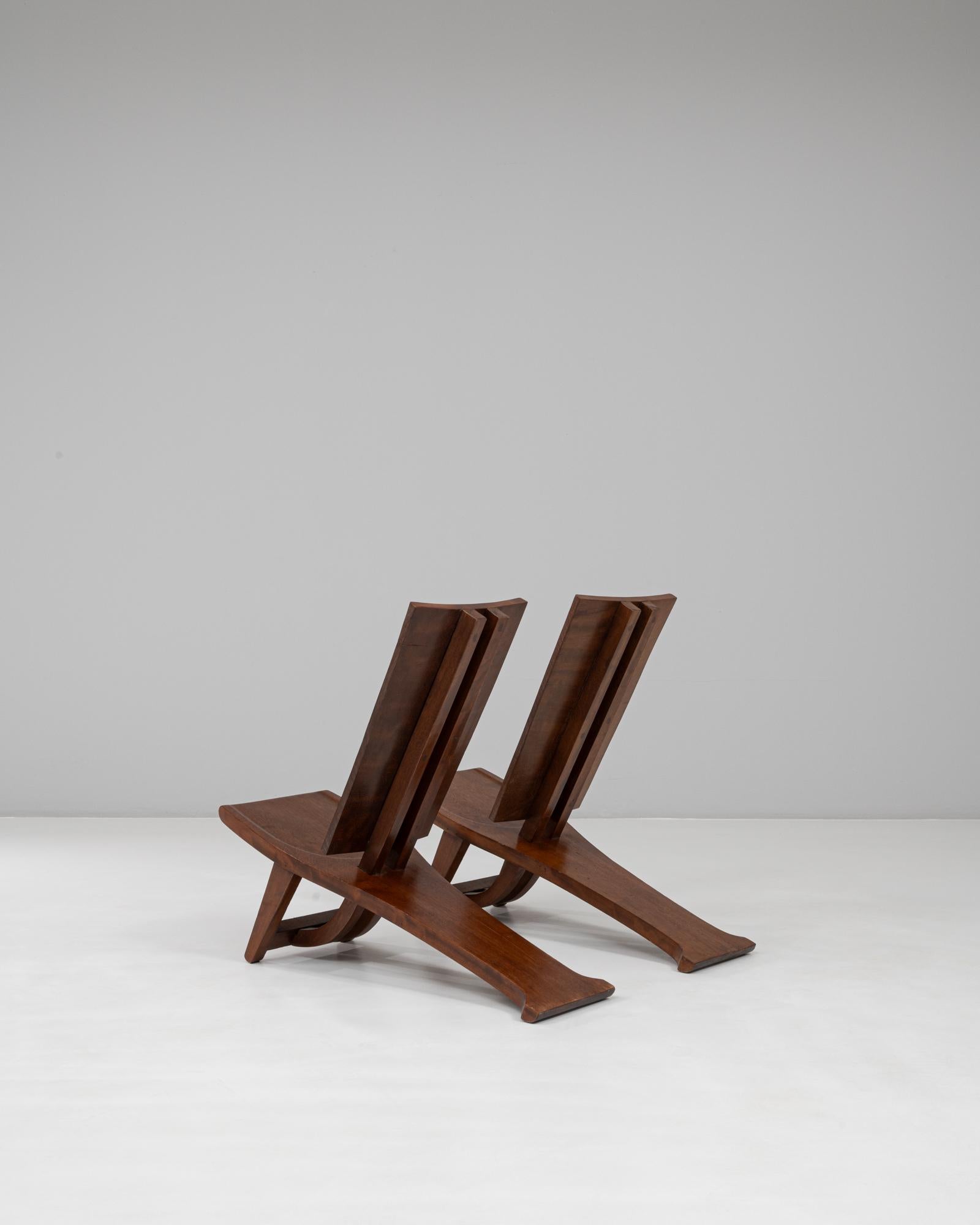 Paire de chaises africaines du 20ème siècle en bois sculpté du Congo en vente 1