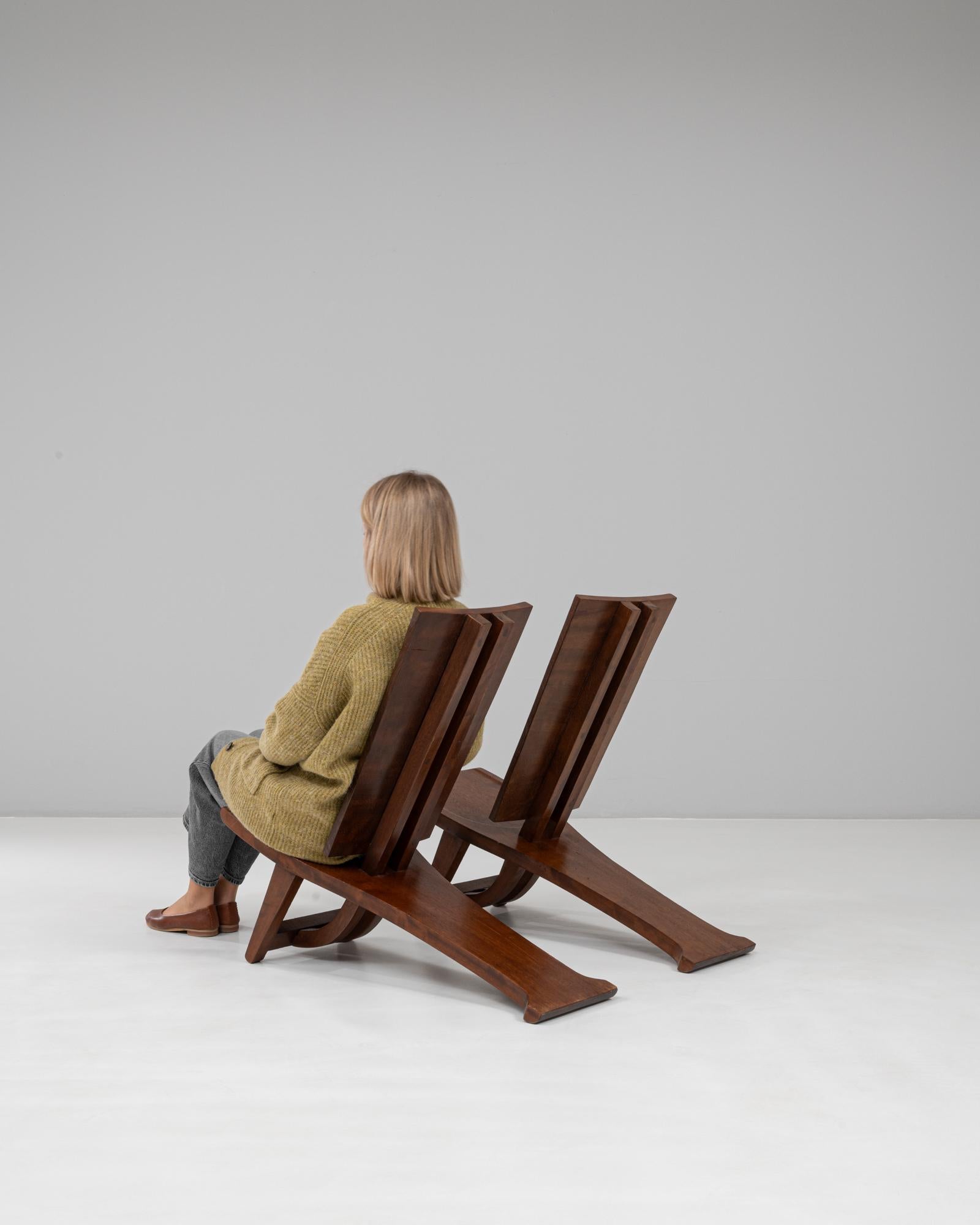 Paire de chaises africaines du 20ème siècle en bois sculpté du Congo en vente 2