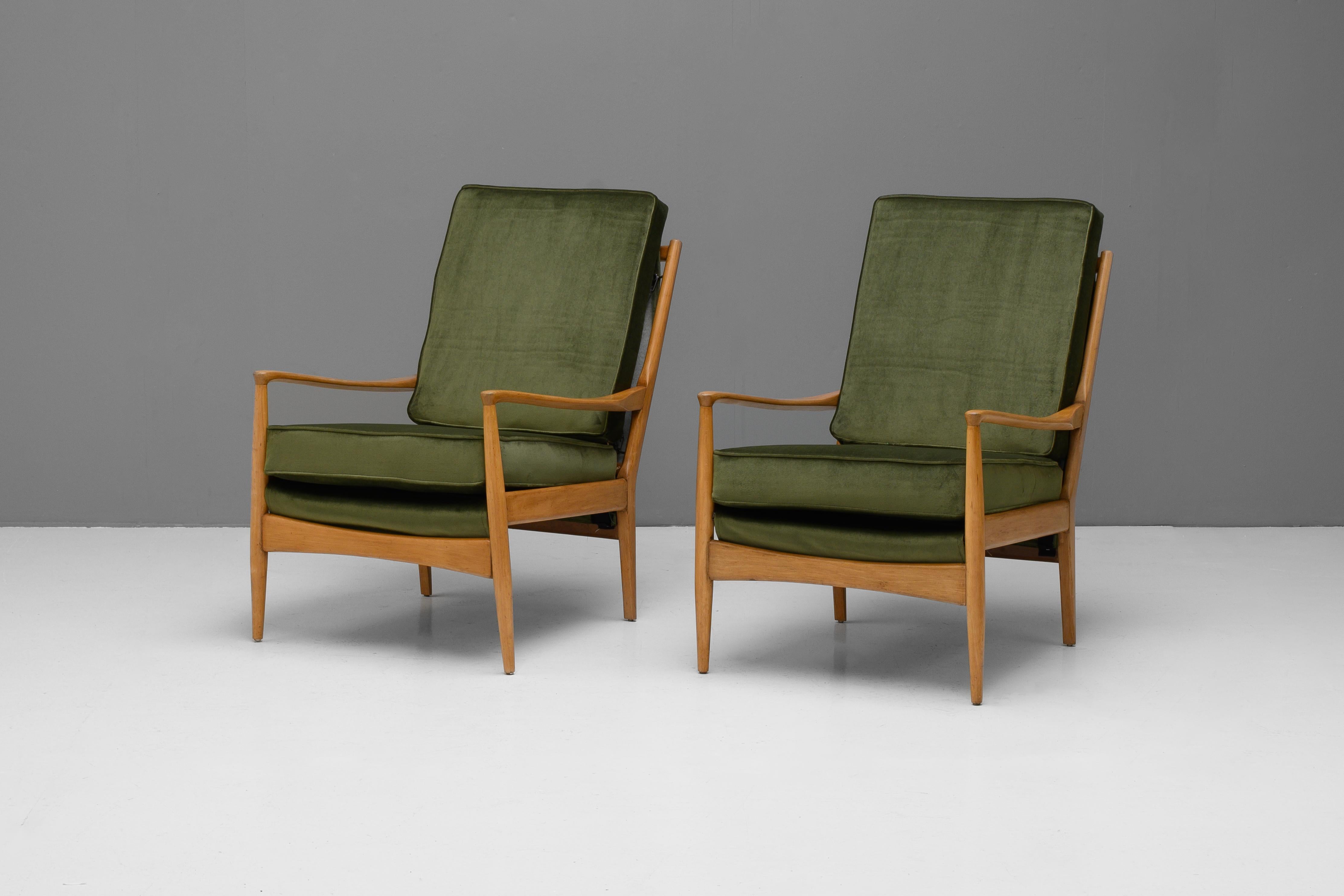 Mid-Century Modern Paire de fauteuils du 20e siècle en vente