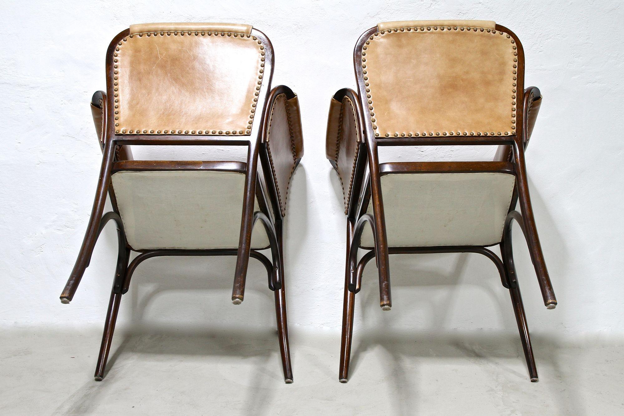 Pair of 20th Century Art Nouveau Bentwood Armchairs by Thonet, Austria, Ca. 1904 For Sale 3