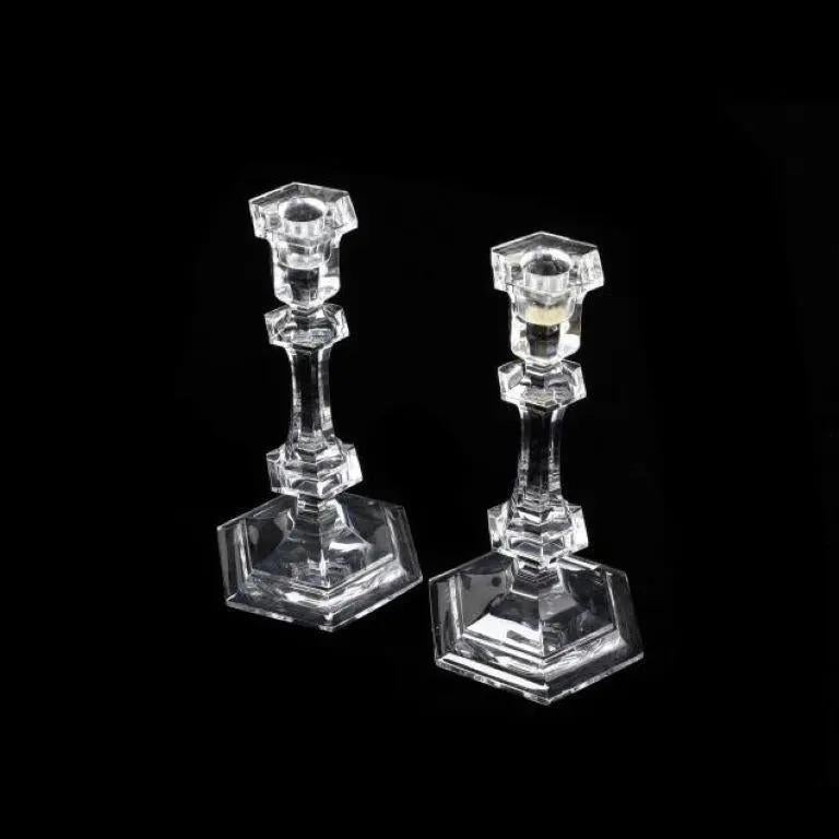 Vera e propria icona di Baccarat, il portacandele Harcourt si adatta a tutti gli stili con le sue linee potenti e il suo stile architettonico, classico e moderno allo stesso tempo. Vera icona di Baccarat e frutto di un'esperienza senza pari, la
