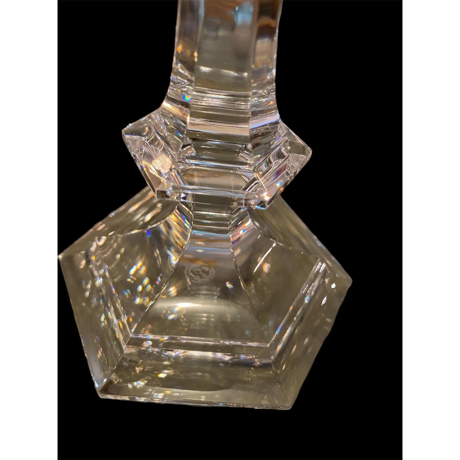 Francese Coppia di portacandele Baccarat in cristallo Harcourt Versailles del XX secolo in vendita