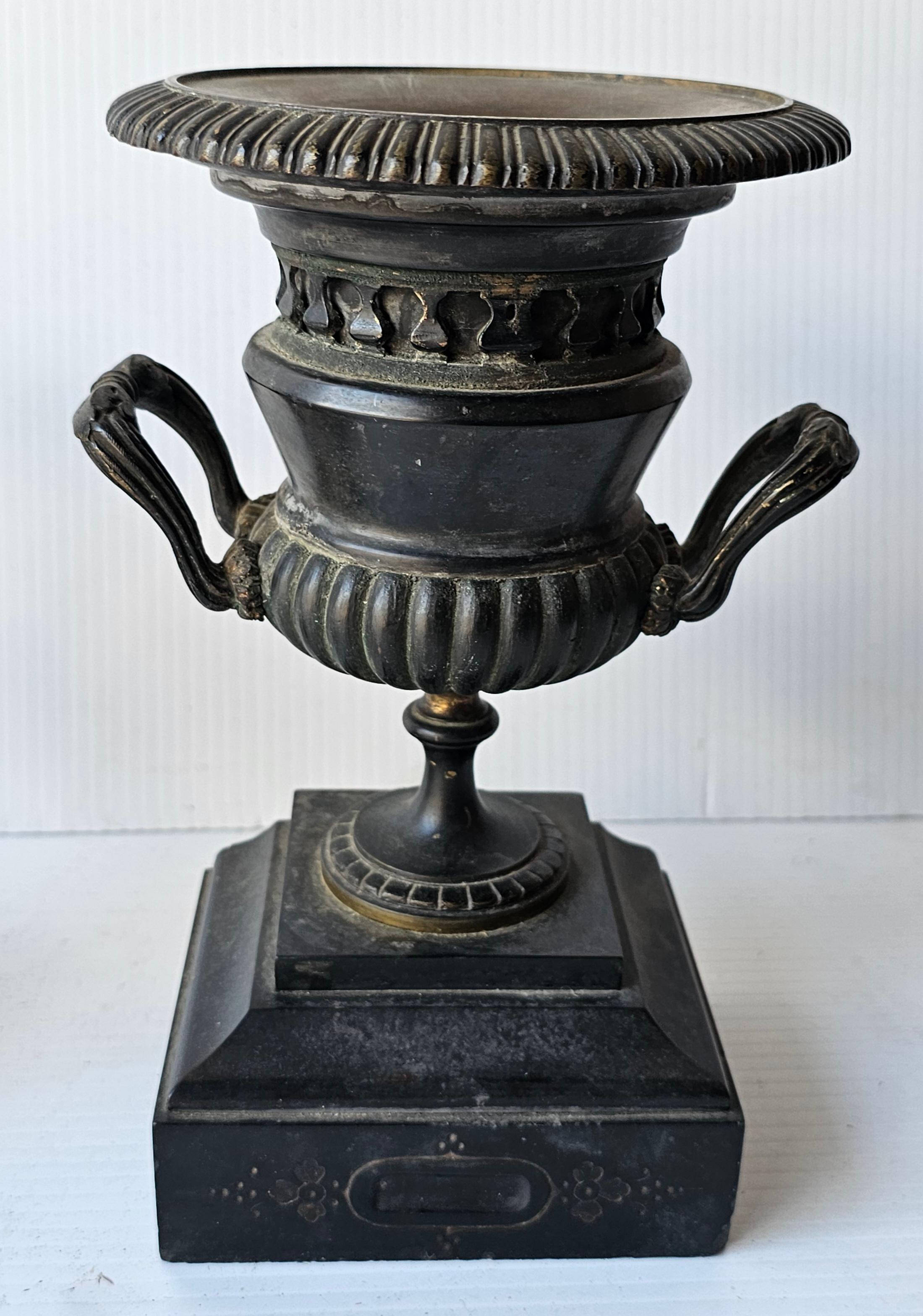 Pair of 20th Century Black Painted Bronze and Slate Urns Mantlepieces For Sale 2