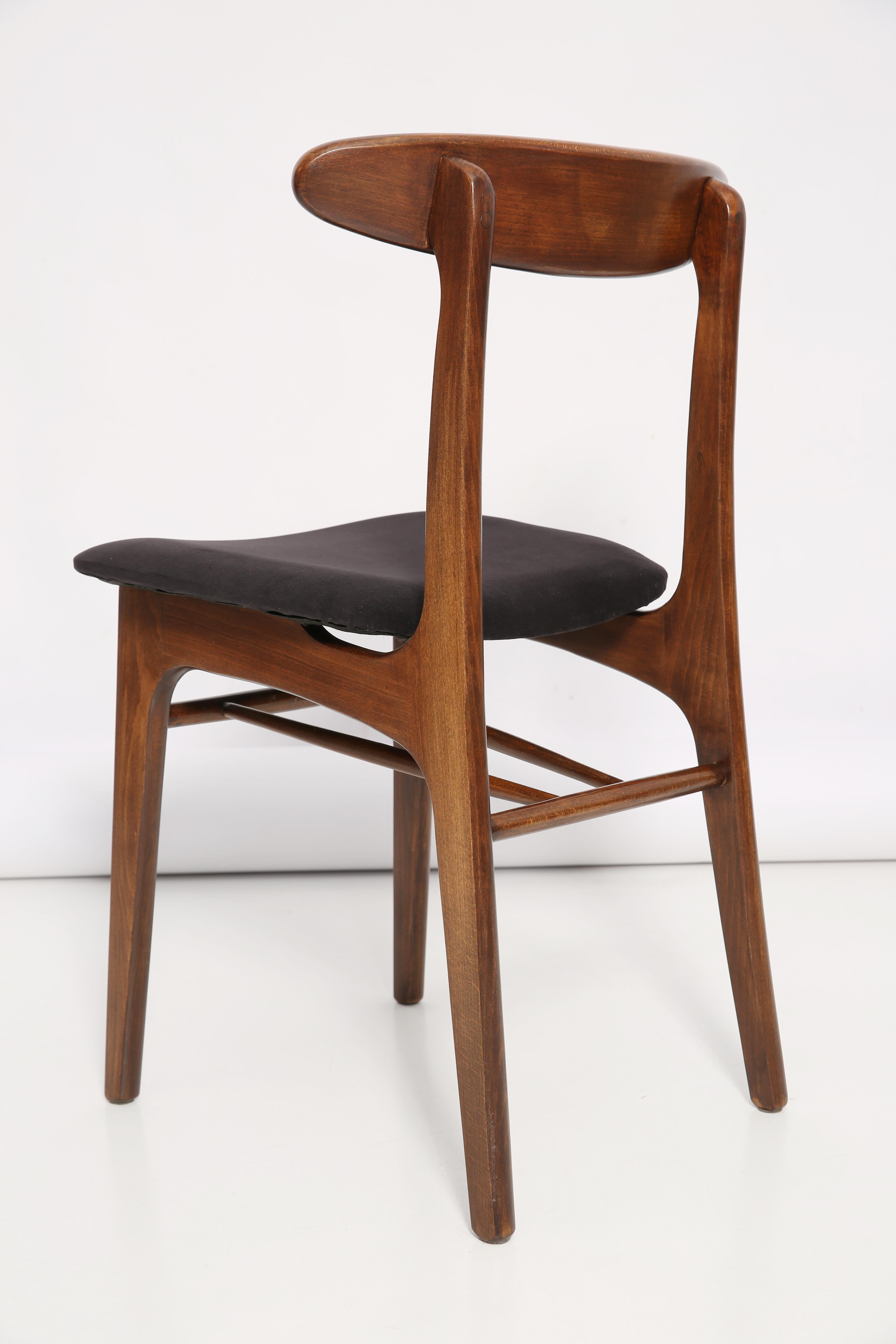 Pair of 20th Century Black Velvet Chairs, by Rajmund Halas, Poland, 1960s For Sale 6