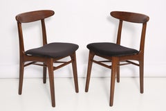 Paire de chaises en velours noir du 20e siècle, par Rajmund Halas, Pologne, années 1960