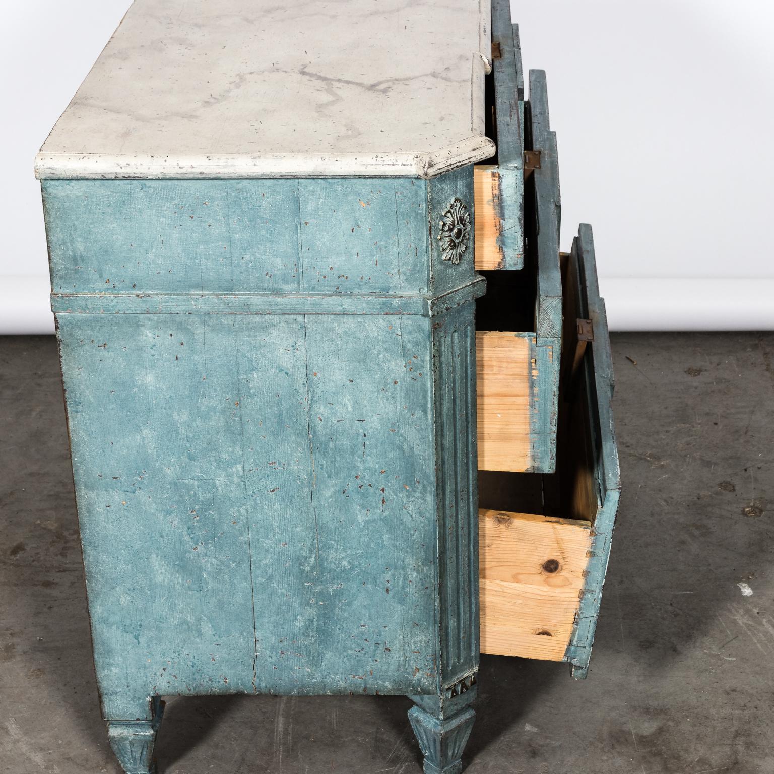 Pair of 20th Century Blue Painted Gustavian Commodes For Sale 6