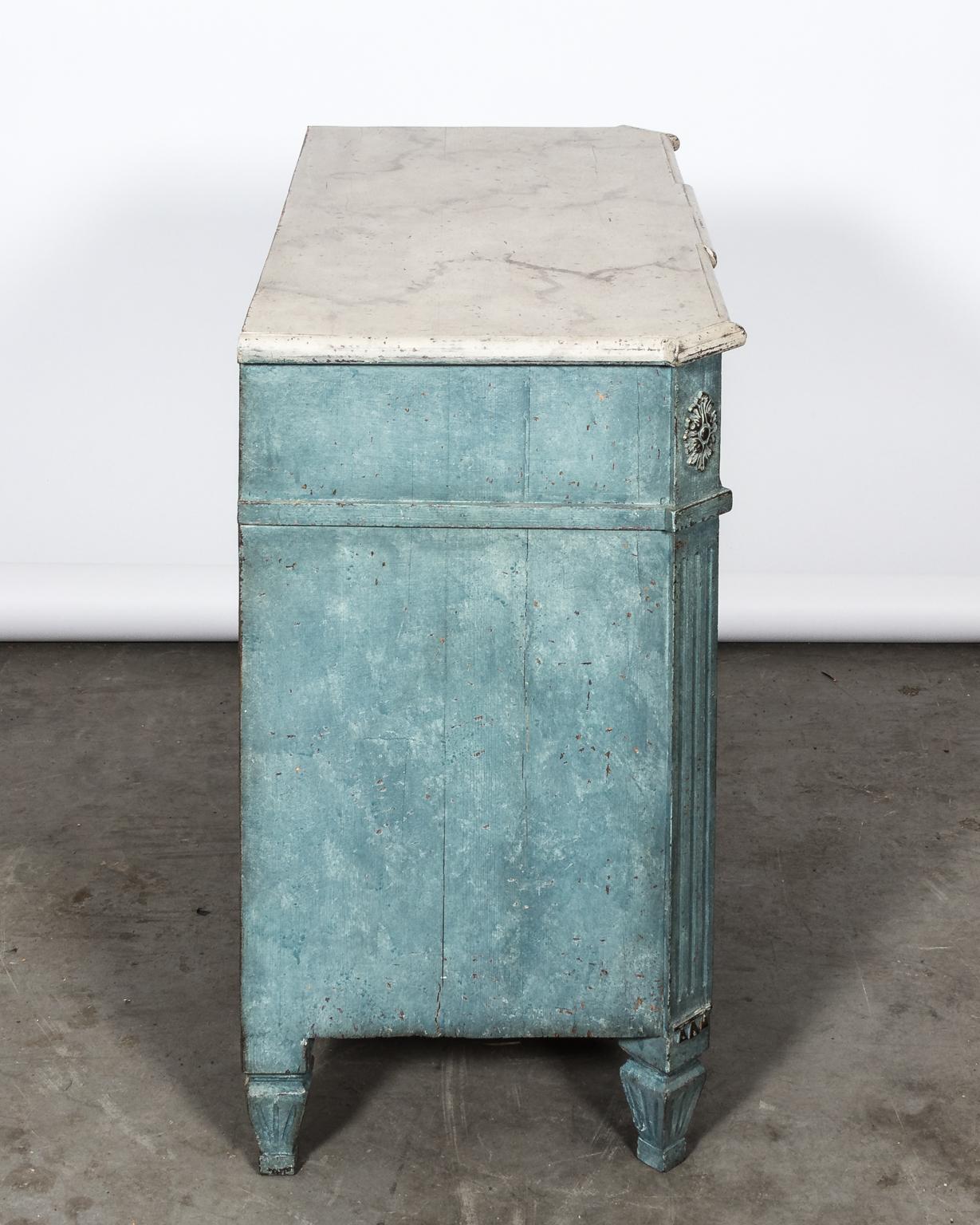 Pair of 20th Century Blue Painted Gustavian Commodes For Sale 7