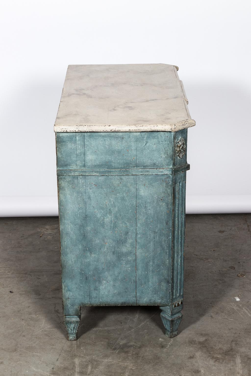 Wood Pair of 20th Century Blue Painted Gustavian Commodes For Sale