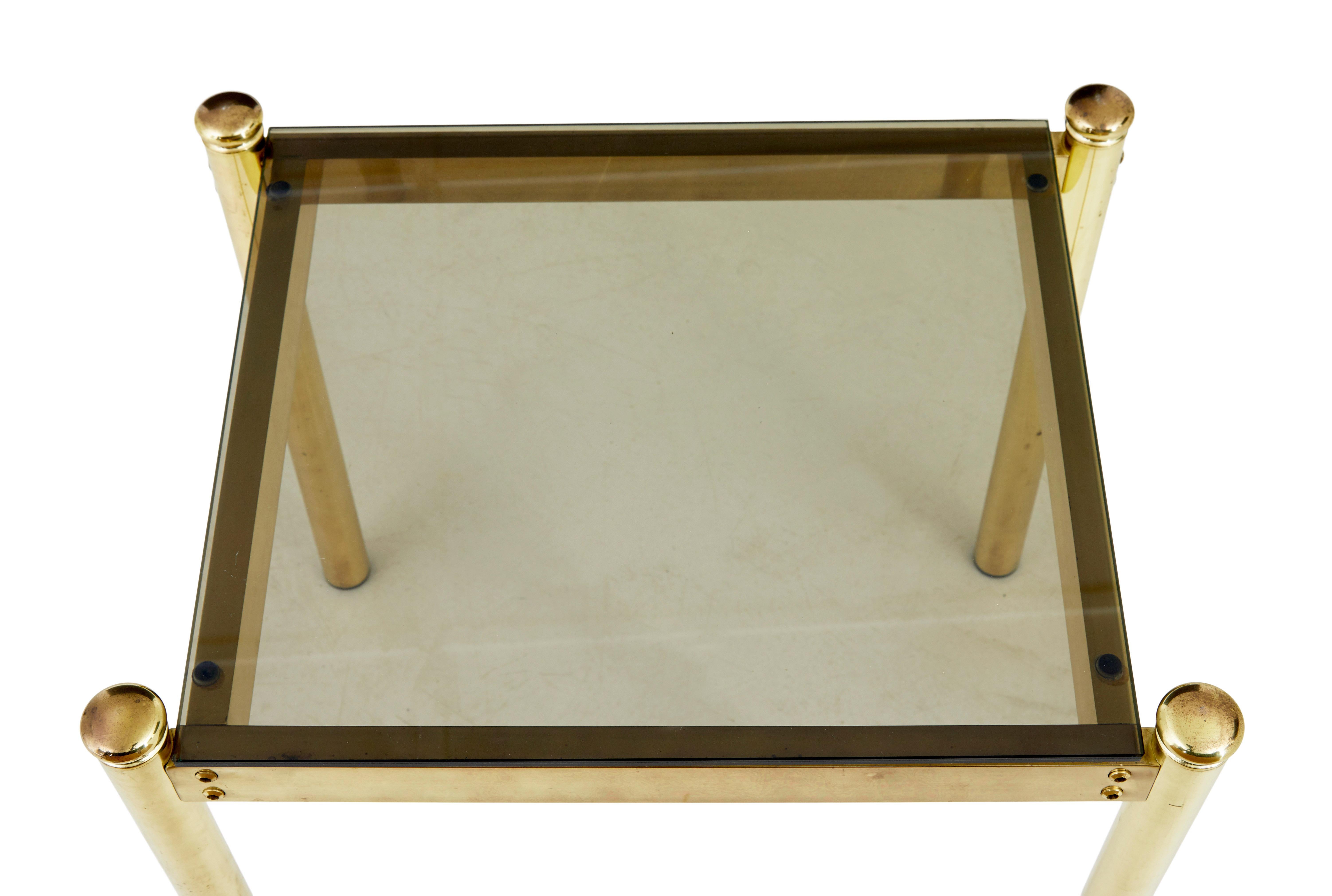Ein Paar Beistelltische aus Messing und Glas aus dem 20. im Zustand „Gut“ im Angebot in Debenham, Suffolk