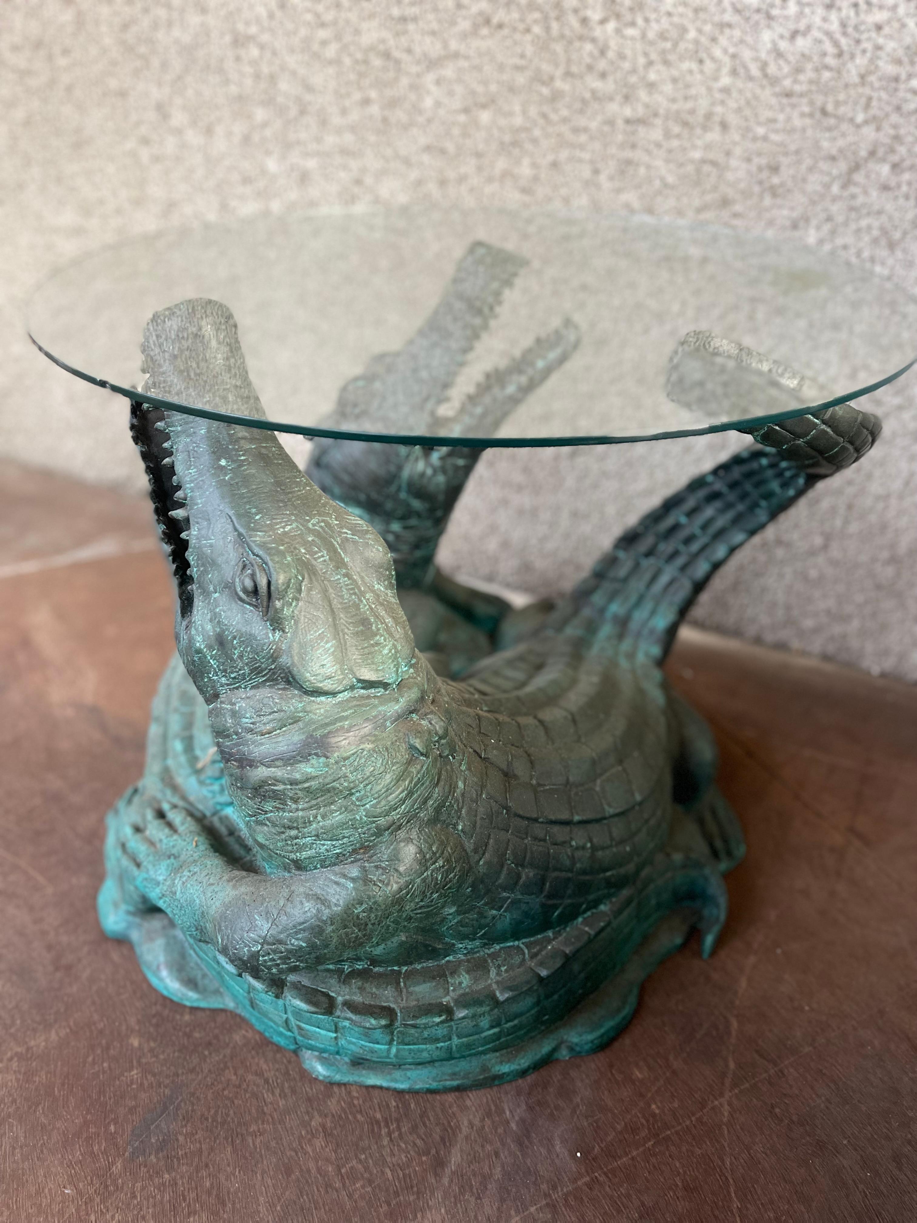 Paire de bases de table en bronze du 20ème siècle en alligator combattant Bon état - En vente à Southall, GB