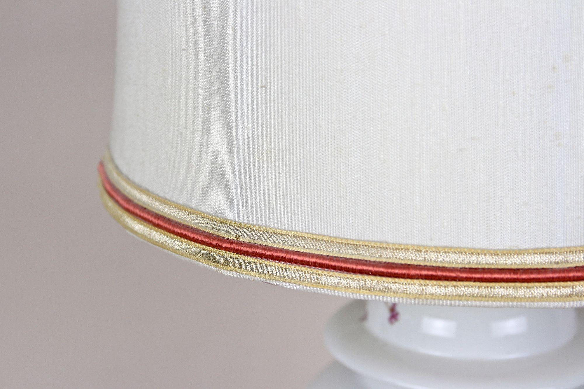 Pair Of 20th Century Ceramic Table Lamps With Lampshades, Italy ca. 1970s For Sale 10