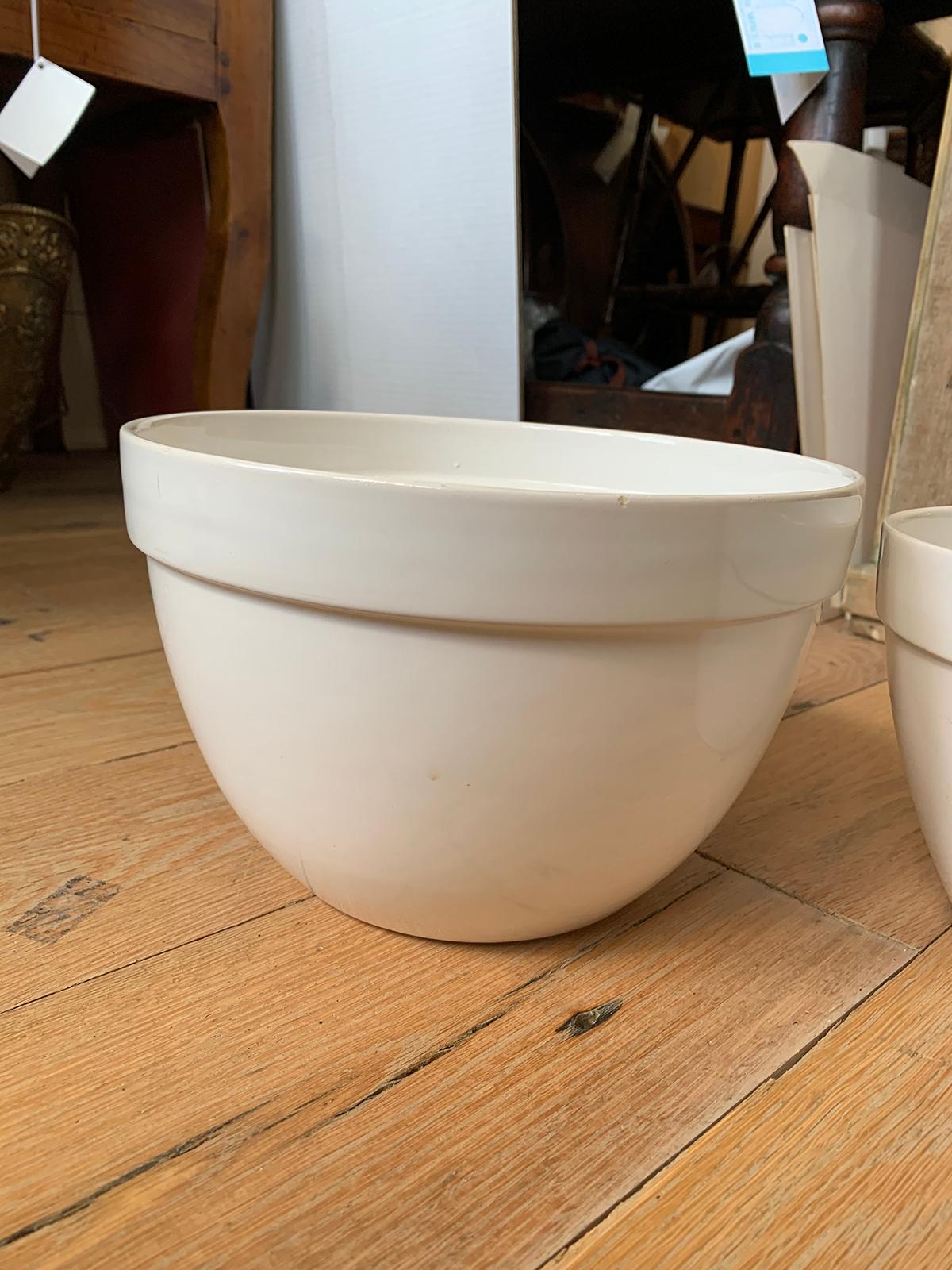 Pair of 20th Century Ceramic White Bowls For Sale 3