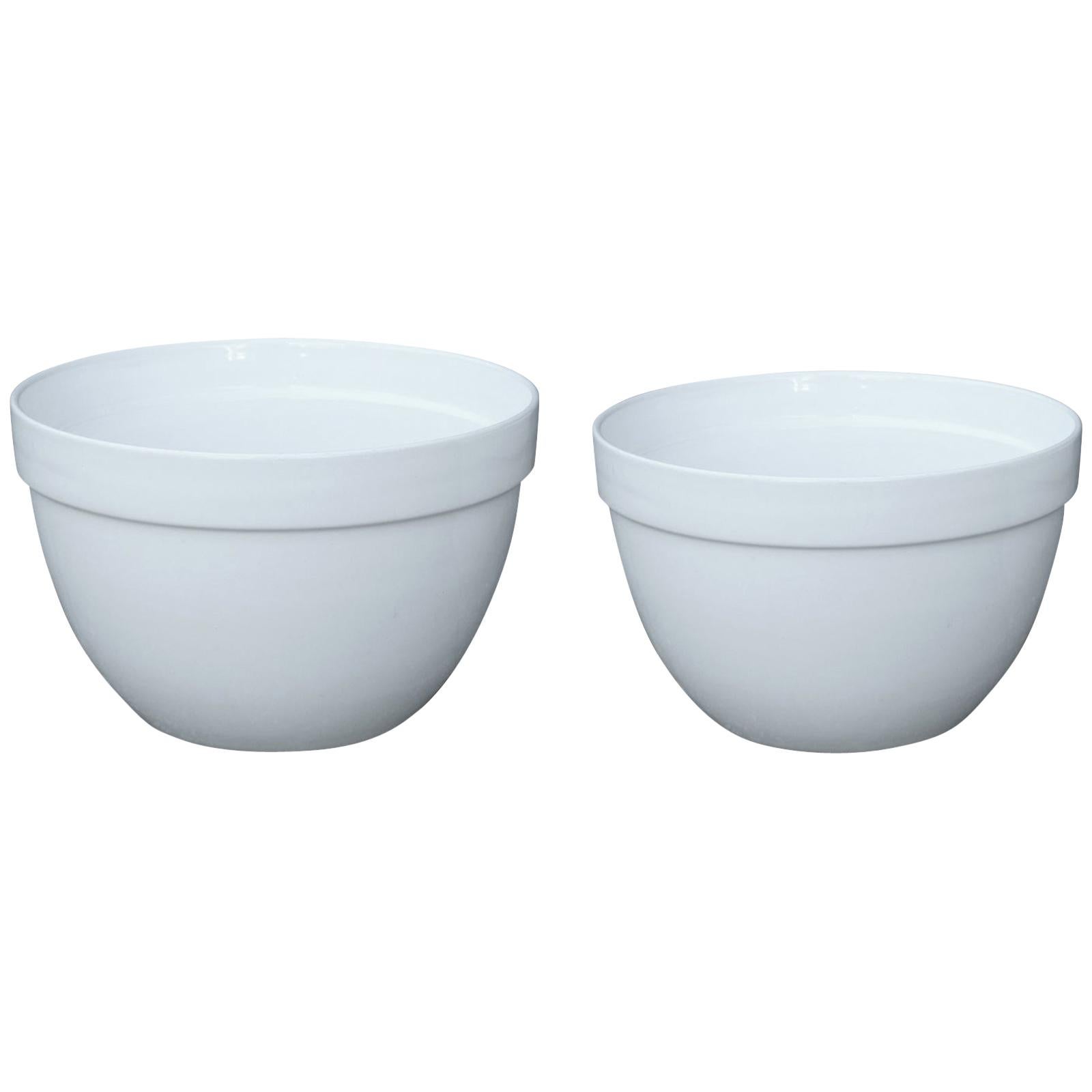 Pair of 20th Century Ceramic White Bowls For Sale