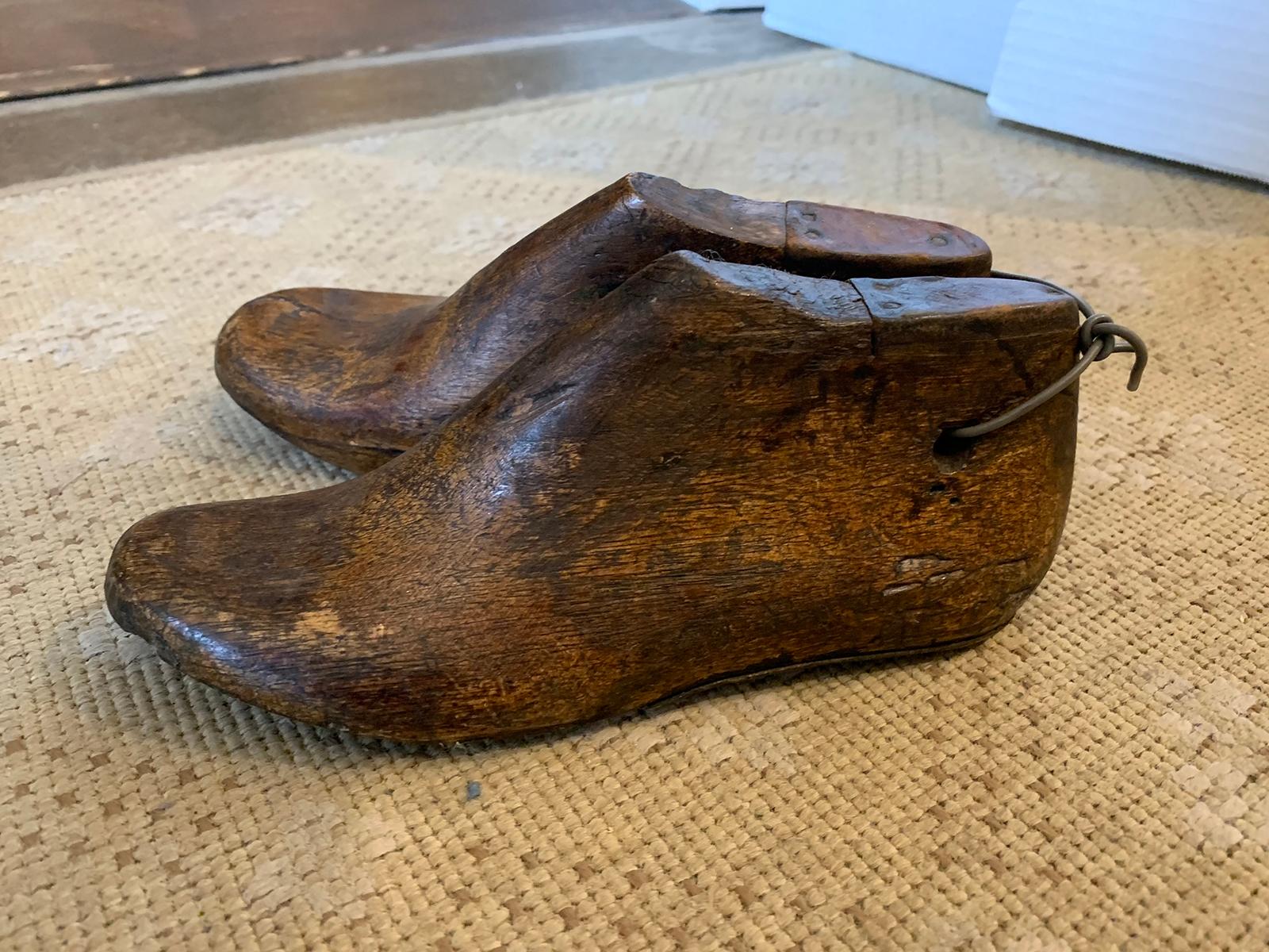 Pair of 20th Century Children's Wooden Shoe Molds In Good Condition For Sale In Atlanta, GA