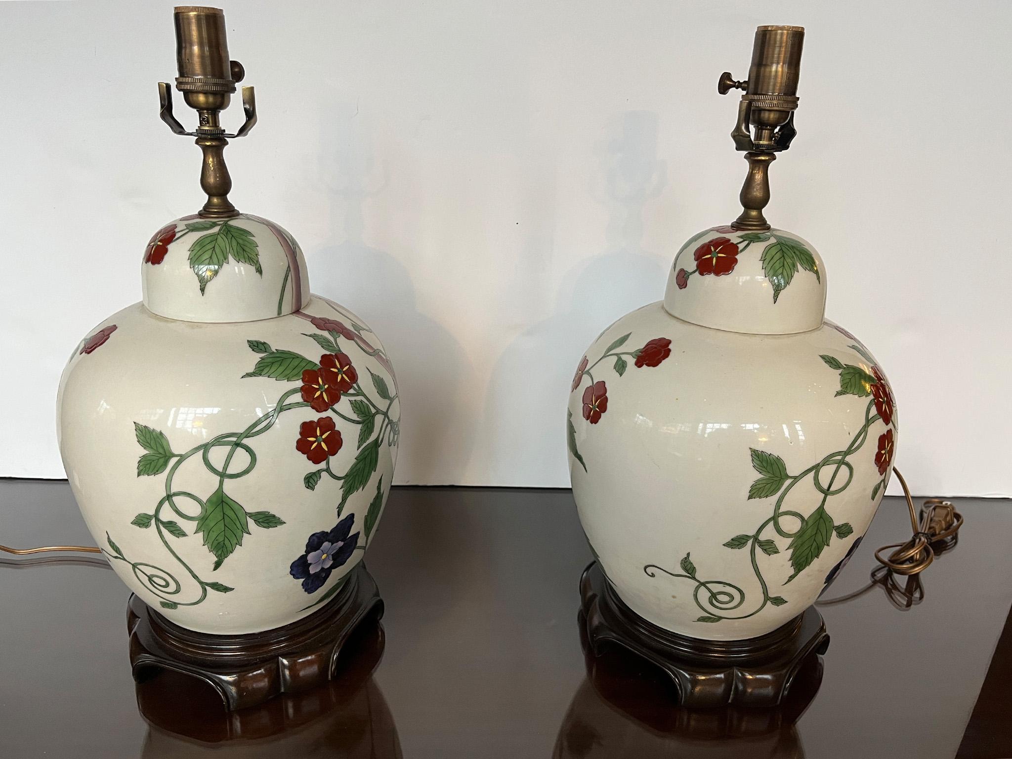 Pair of 20th Century Chinese Ginger Jar Lamps with Birds of Paradise and Vines In Good Condition For Sale In New York, NY