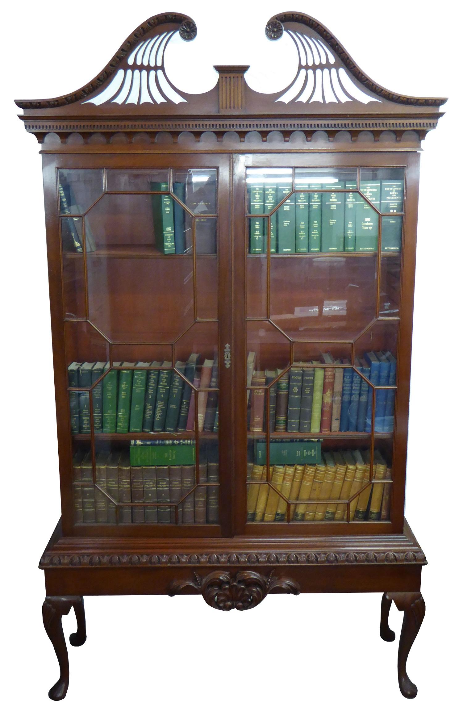 Pair of 20th Century Chippendale Style Bookcase For Sale 2