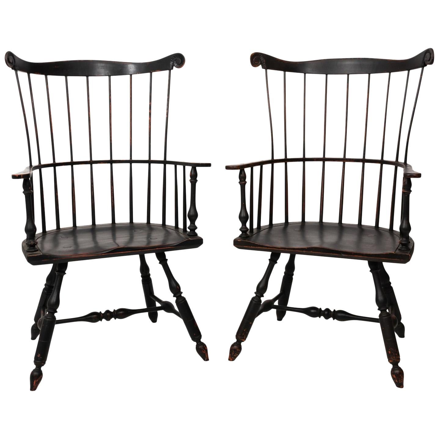 Pair of 20th Century Comb-Back Windsor Armchairs