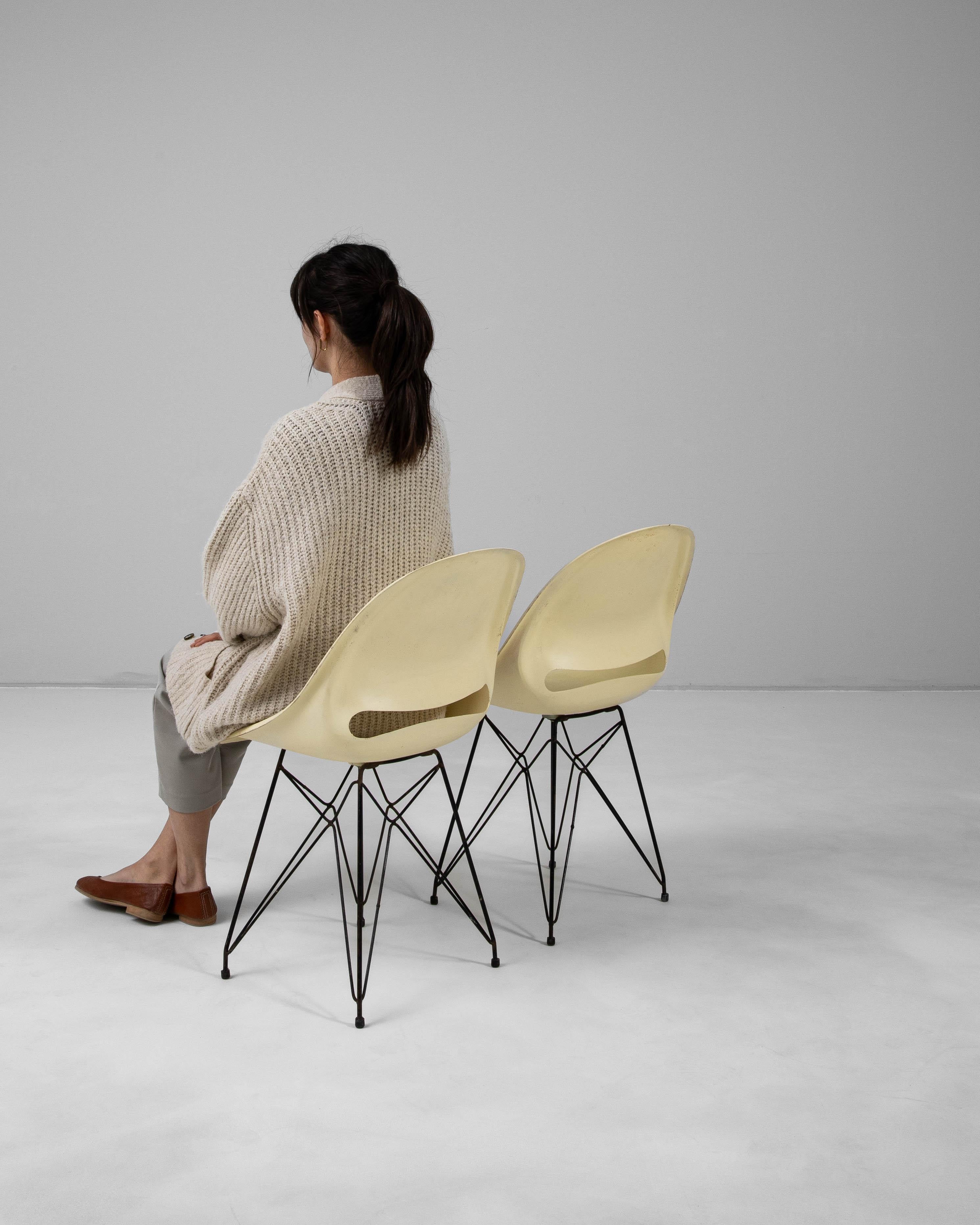 Pareja De Sillas Checas De Fibra De Vidrio Del Siglo XX De Miroslav Navratil Para Vertex en venta 4