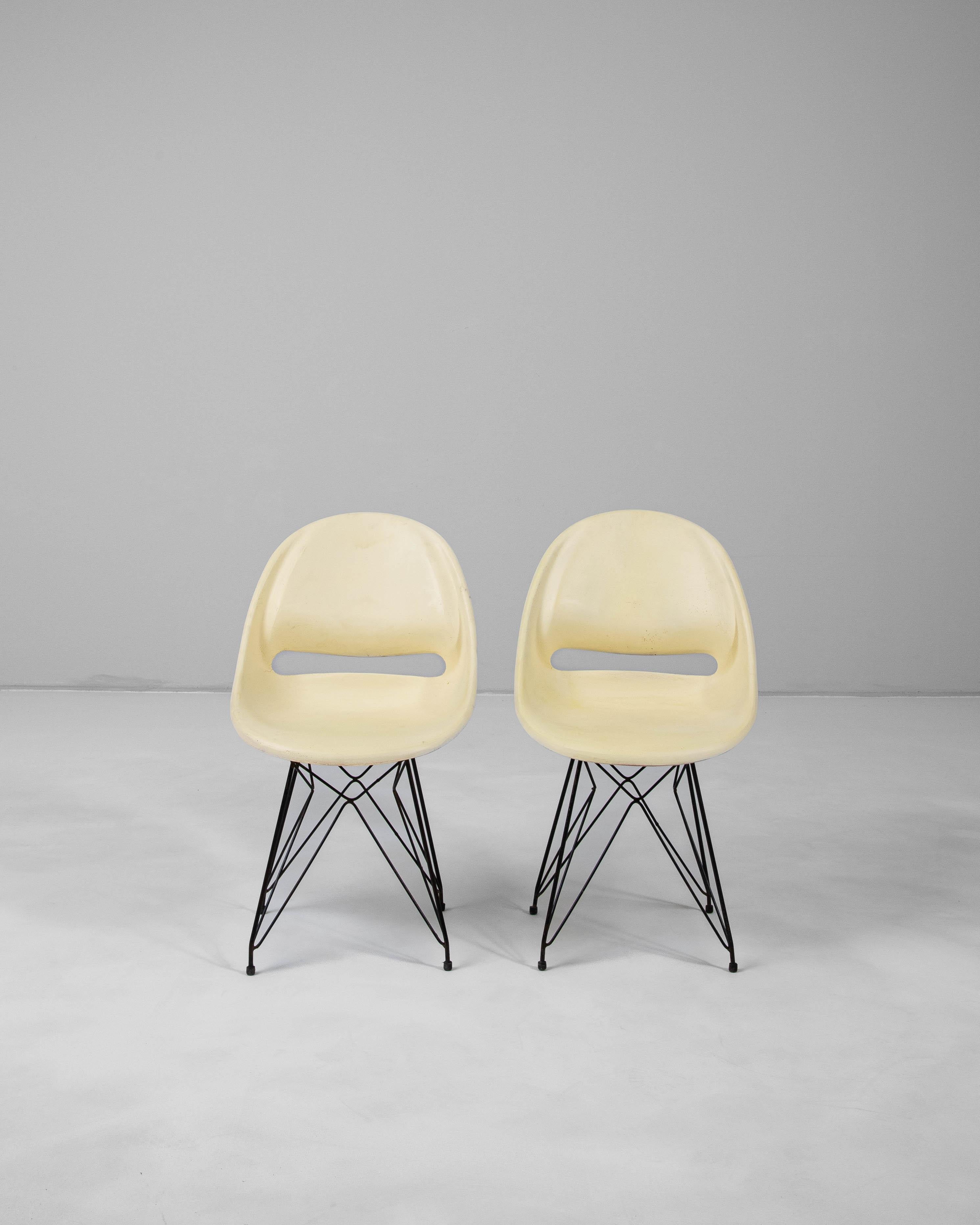 Pareja De Sillas Checas De Fibra De Vidrio Del Siglo XX De Miroslav Navratil Para Vertex siglo XX en venta