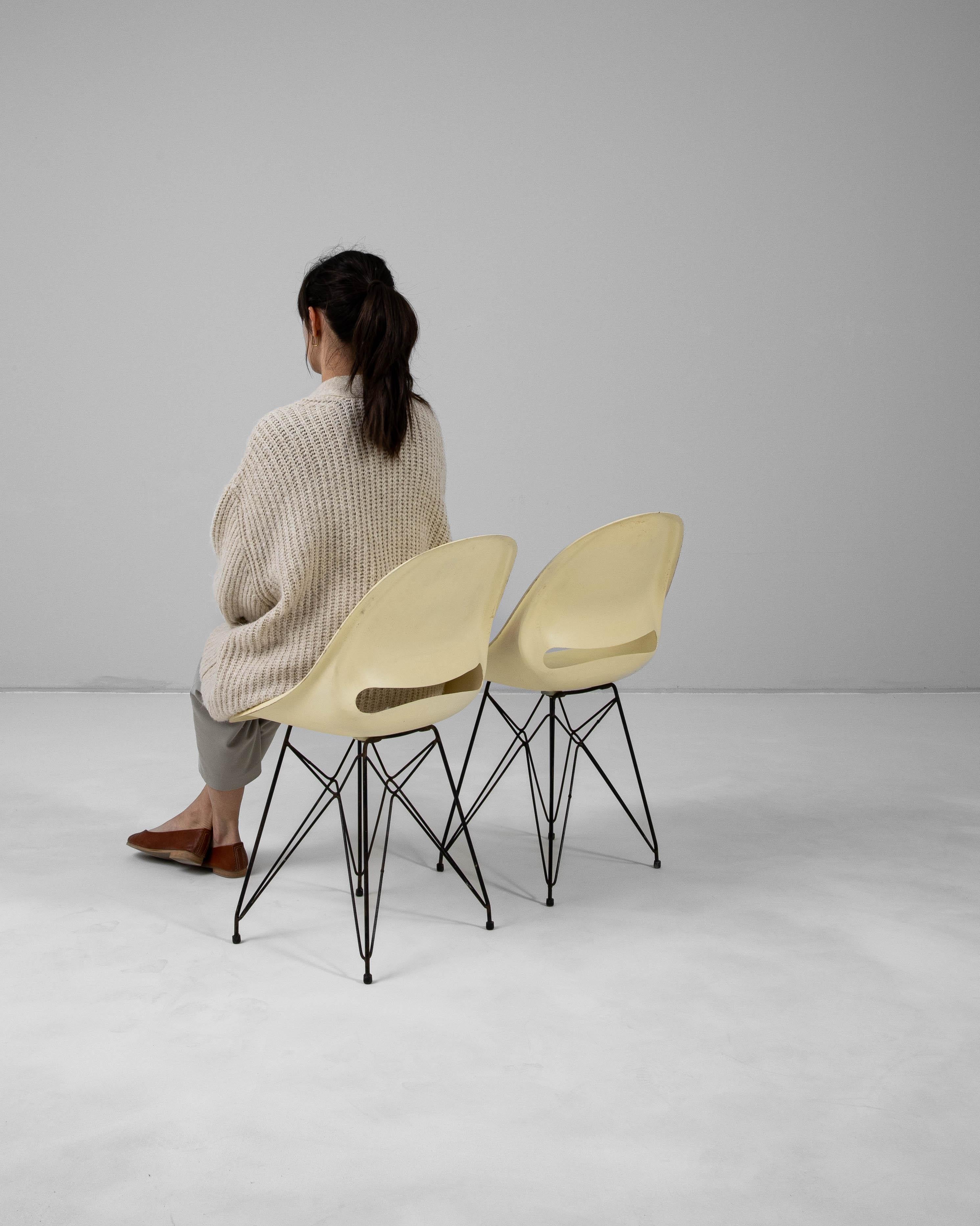 Pareja De Sillas Checas De Fibra De Vidrio Del Siglo XX De Miroslav Navratil Para Vertex en venta 1