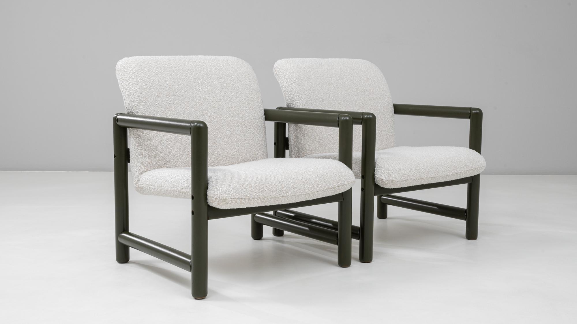 Paar tschechische Loungesessel des 20. Jahrhunderts mit grünen Rohrgestellen im Angebot 6