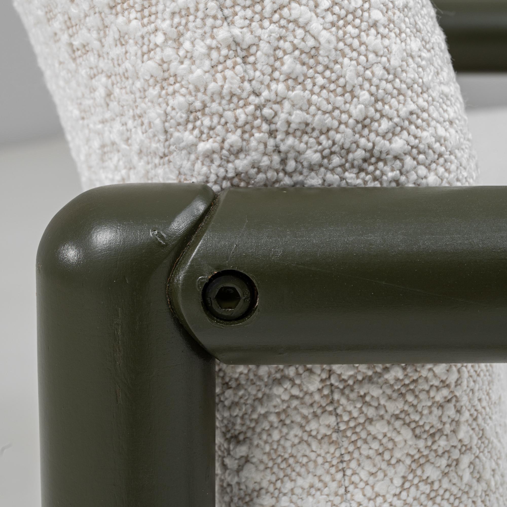 Paar tschechische Loungesessel des 20. Jahrhunderts mit grünen Rohrgestellen im Angebot 10