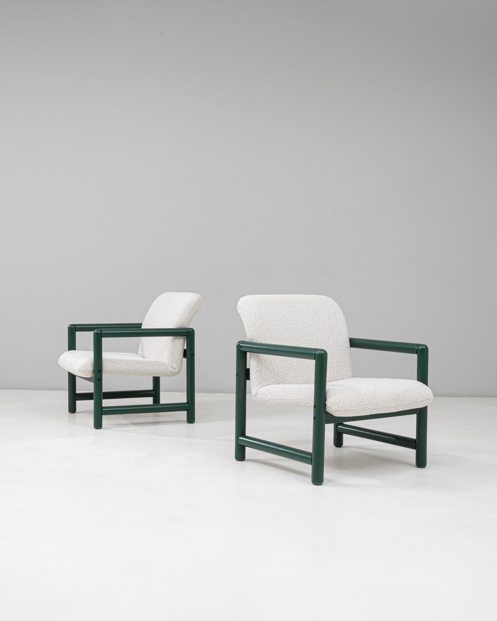 Paire de chaises longues tchèques du 20e siècle avec armatures tubulaires vertes Bon état - En vente à High Point, NC