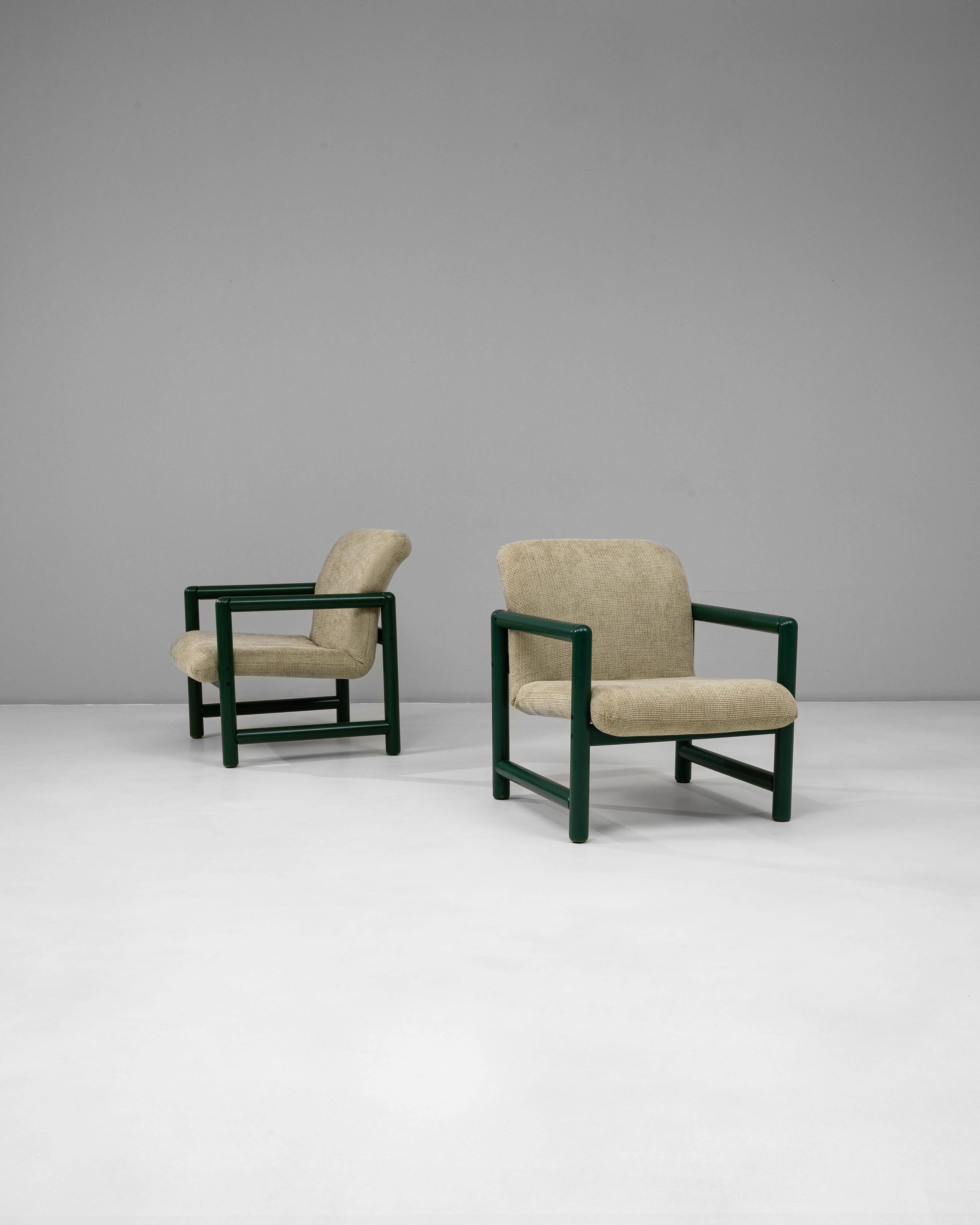 Paire de chaises longues tchèques du 20e siècle avec armatures tubulaires vertes Bon état - En vente à High Point, NC