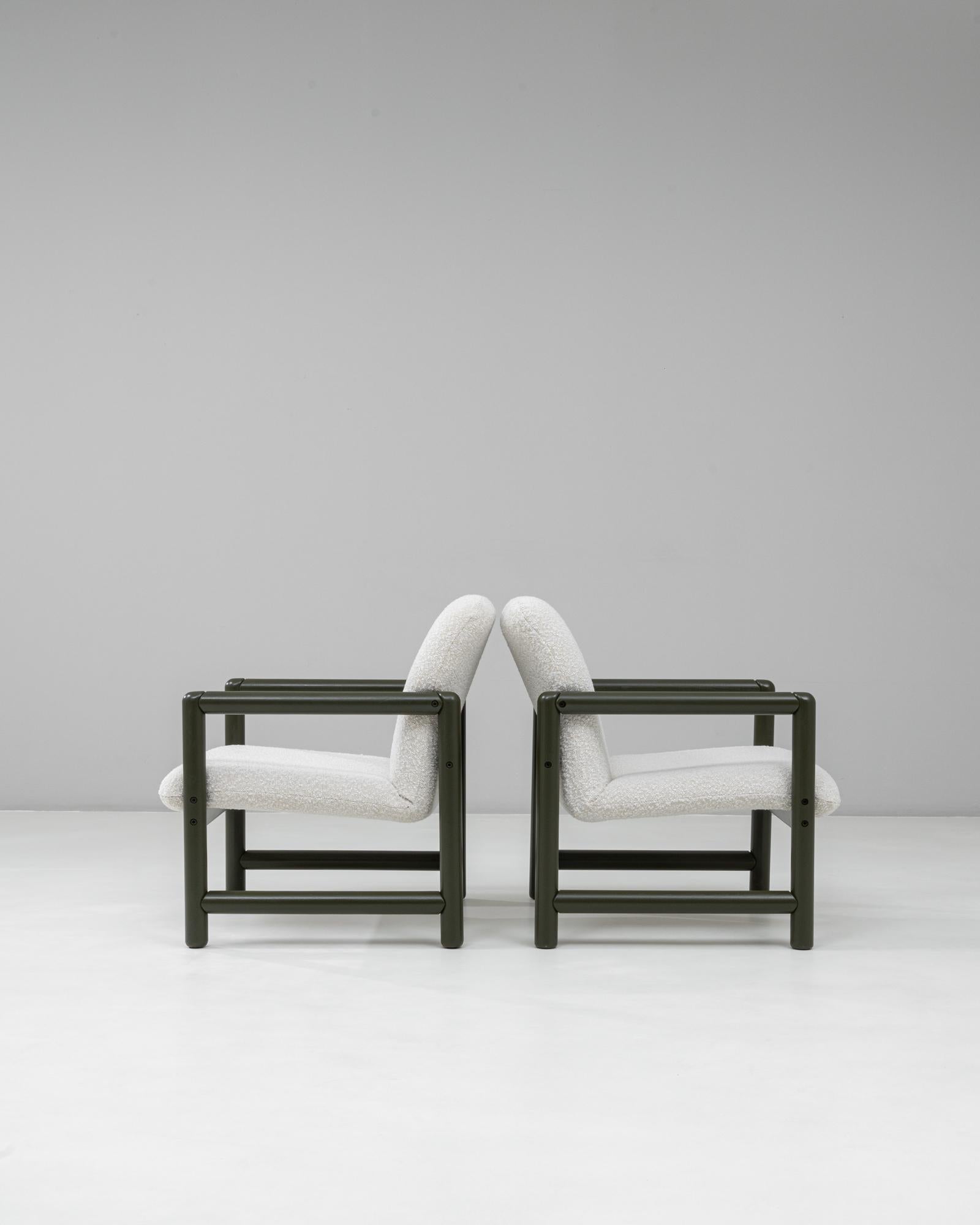 Paar tschechische Loungesessel des 20. Jahrhunderts mit grünen Rohrgestellen im Angebot 1