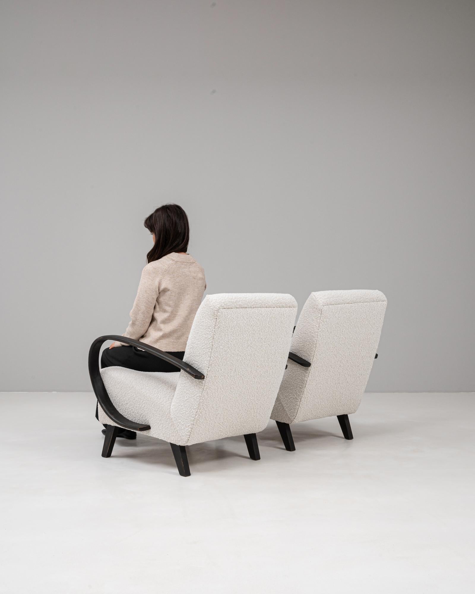 Pareja De Sillones Tapizados MCM Checos Del Siglo XX De J. Halabala en venta 8