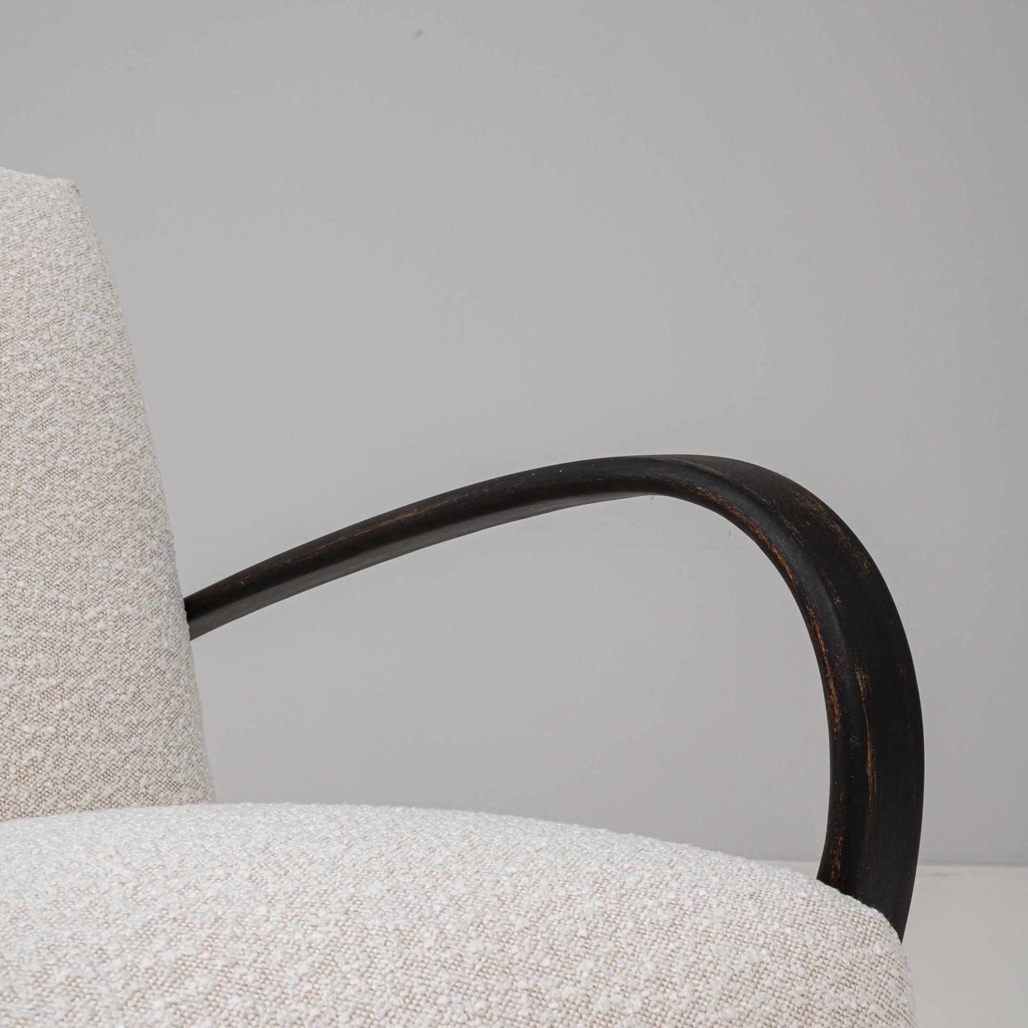 Pareja De Sillones Tapizados MCM Checos Del Siglo XX De J. Halabala Moderno de mediados de siglo en venta