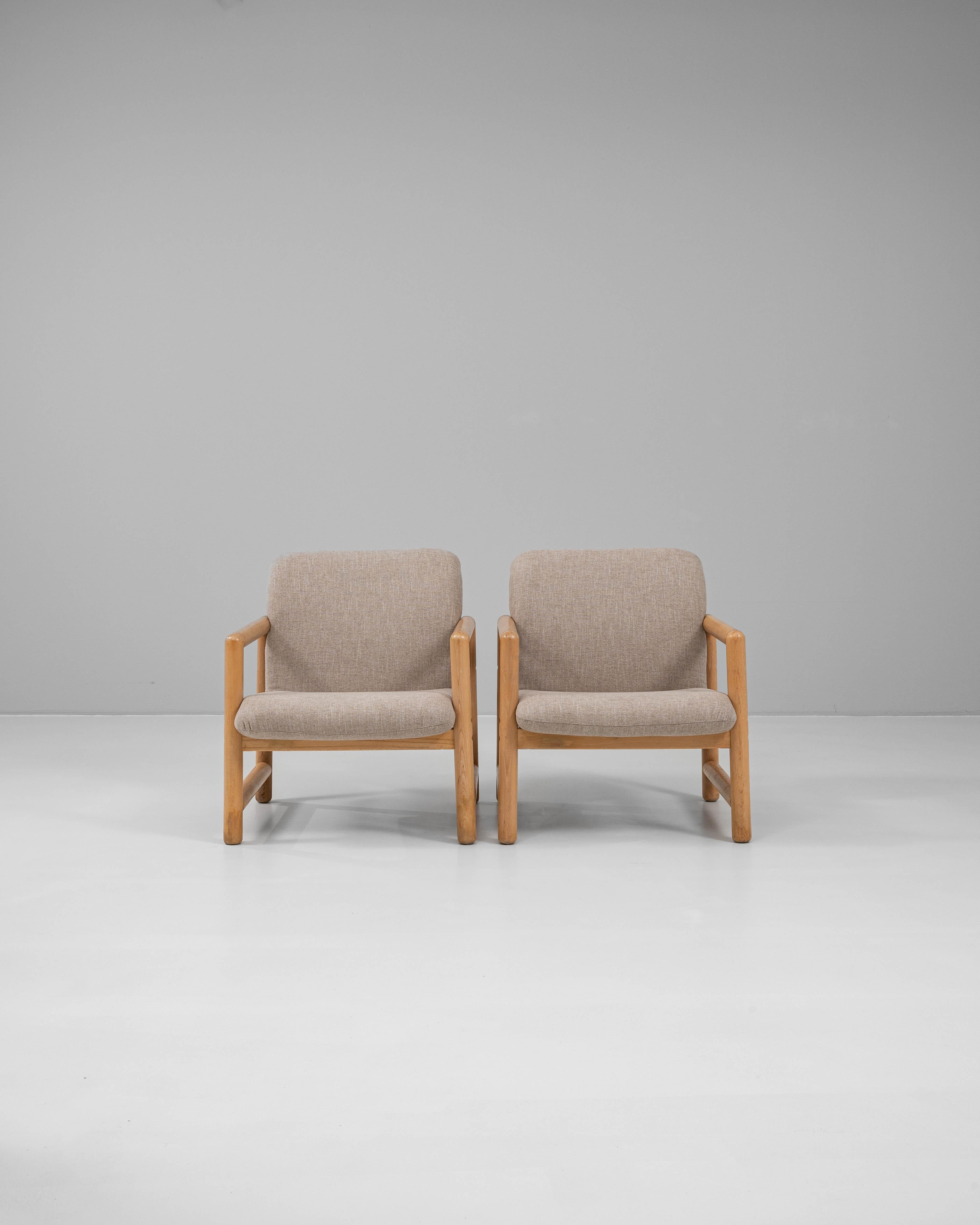 20ième siècle Paire de fauteuils tapissés tchèques du 20e siècle en vente