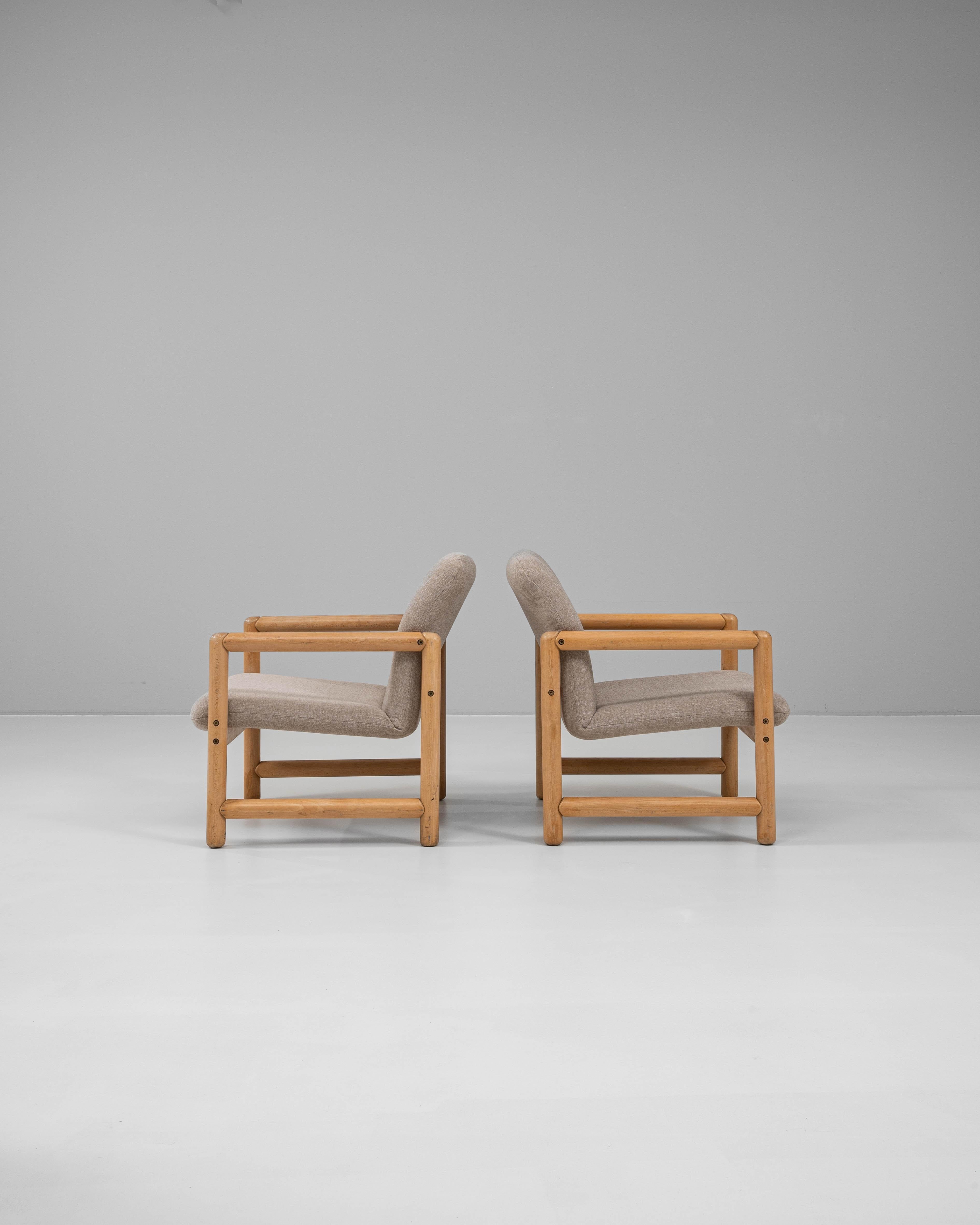 Tissu d'ameublement Paire de fauteuils tapissés tchèques du 20e siècle en vente