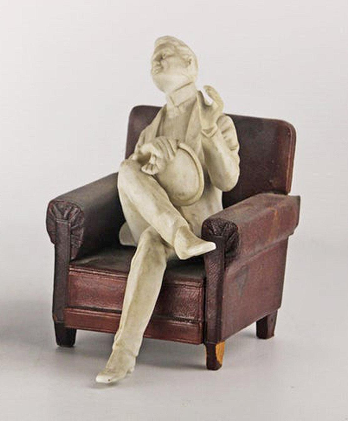 Pareja de esculturas decorativas de porcelana bizcochada del siglo XX con joyeros Porcelana en venta