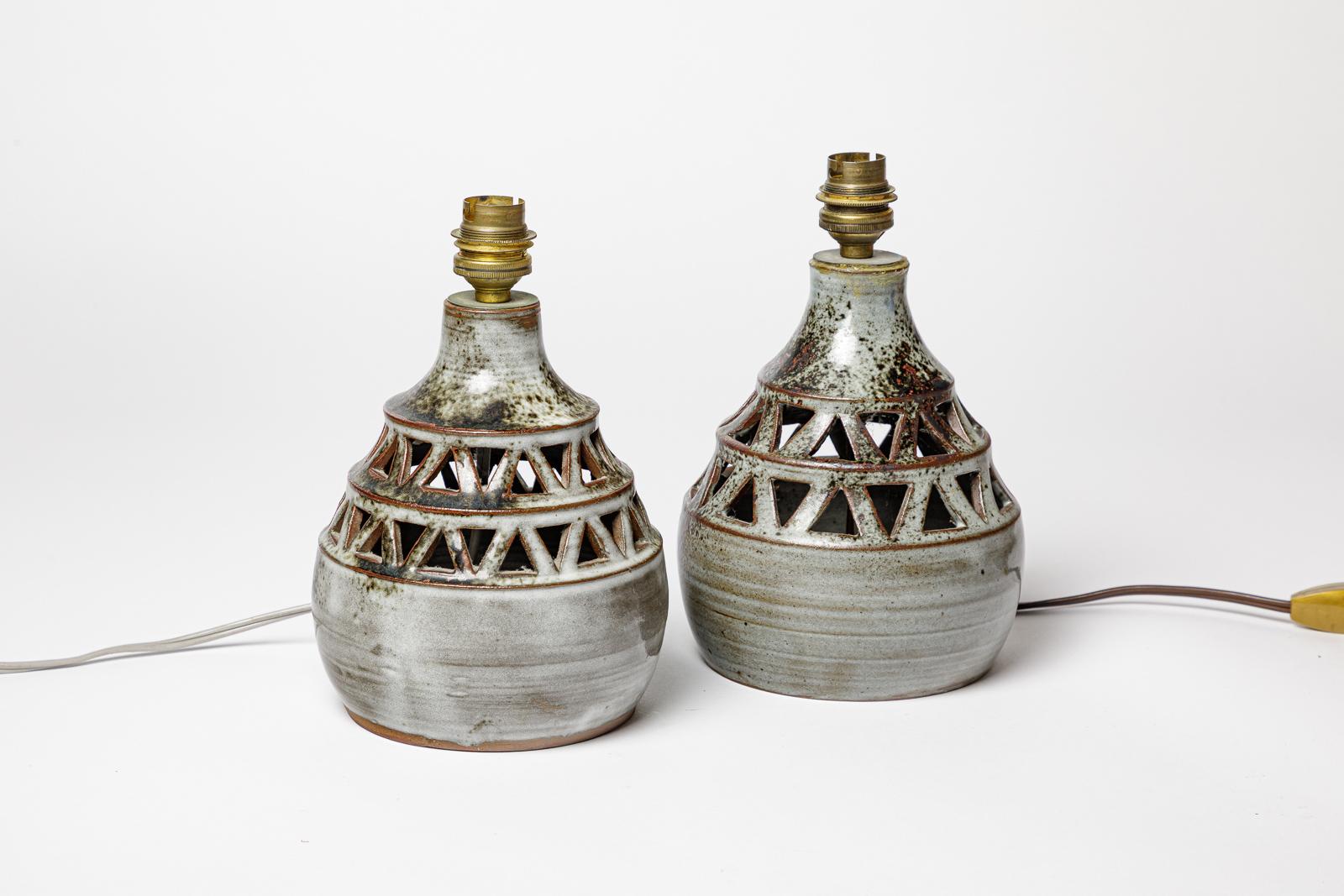 Français Paire de lampes de table en céramique grise Design/One du 20e siècle Chantal et Thierry The en vente
