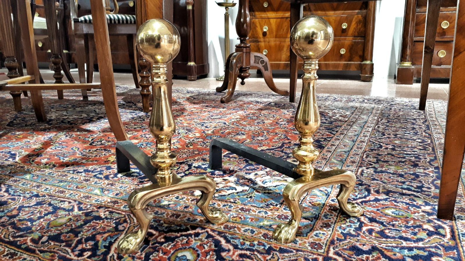 Pair of Late 19th Century Empire Polished Brass and Iron Andirons  In Good Condition For Sale In Toledo, Castilla La Mancha