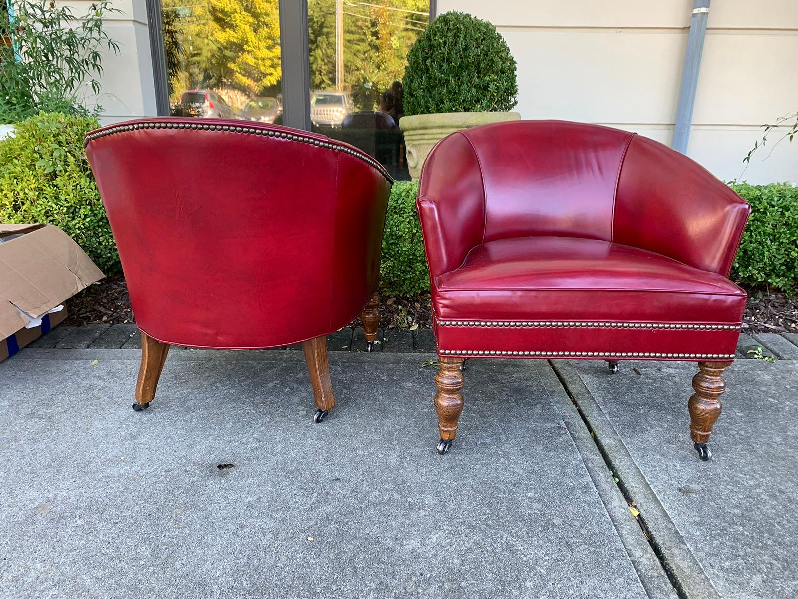 Pair of 20th Century English Red Leather Barrel Chairs 3